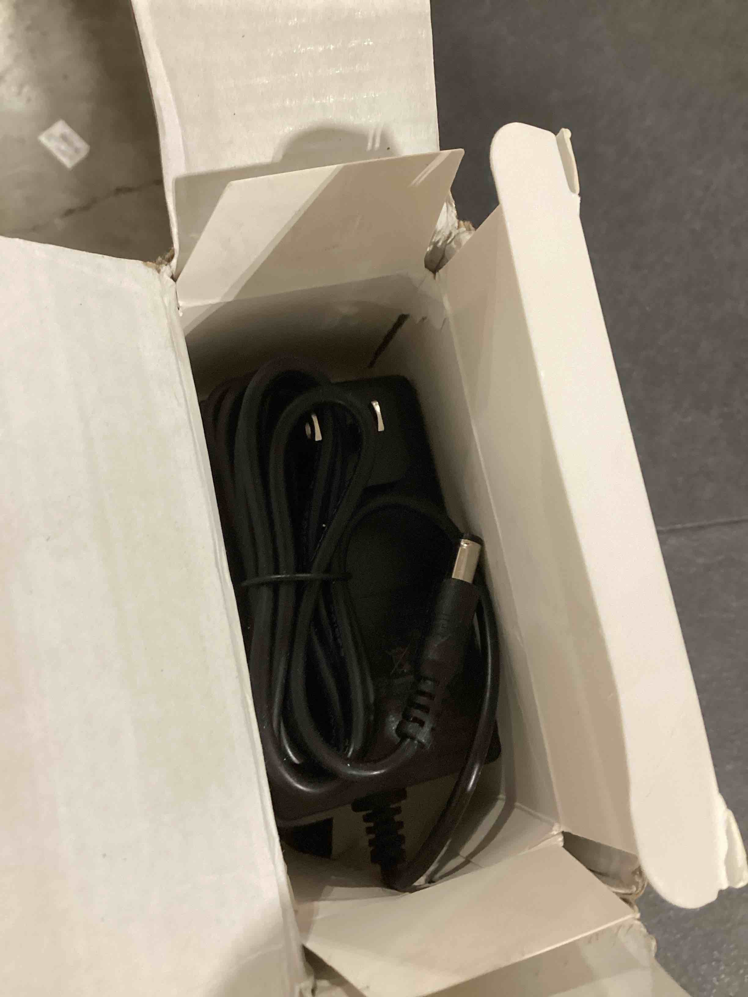 https://s3.amazonaws.com/lotting-images-prod/bidfta/BRN1845703_1746712404133.jpeg