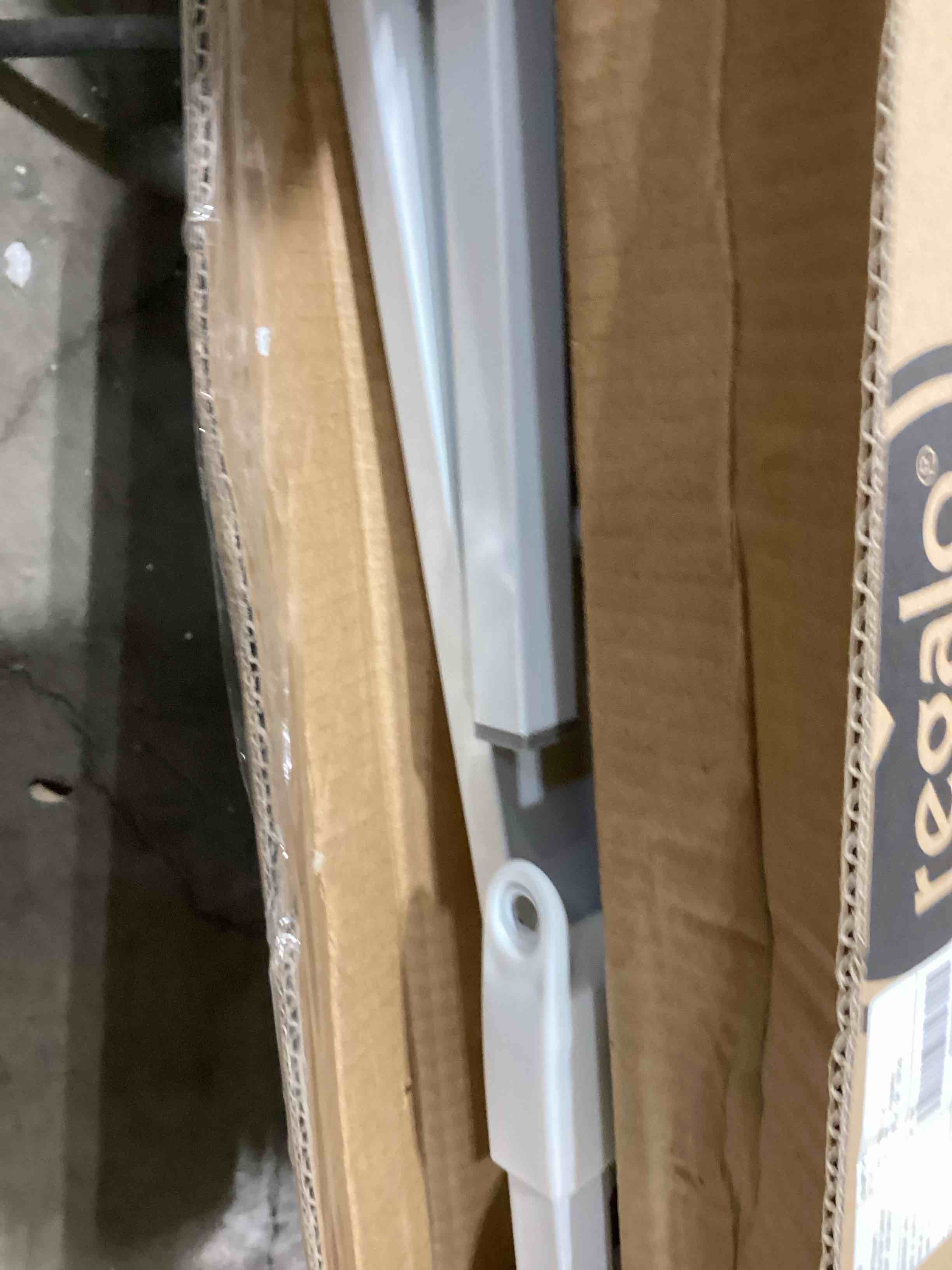https://s3.amazonaws.com/lotting-images-prod/bidfta/BRN1845911_1747160878000.jpeg