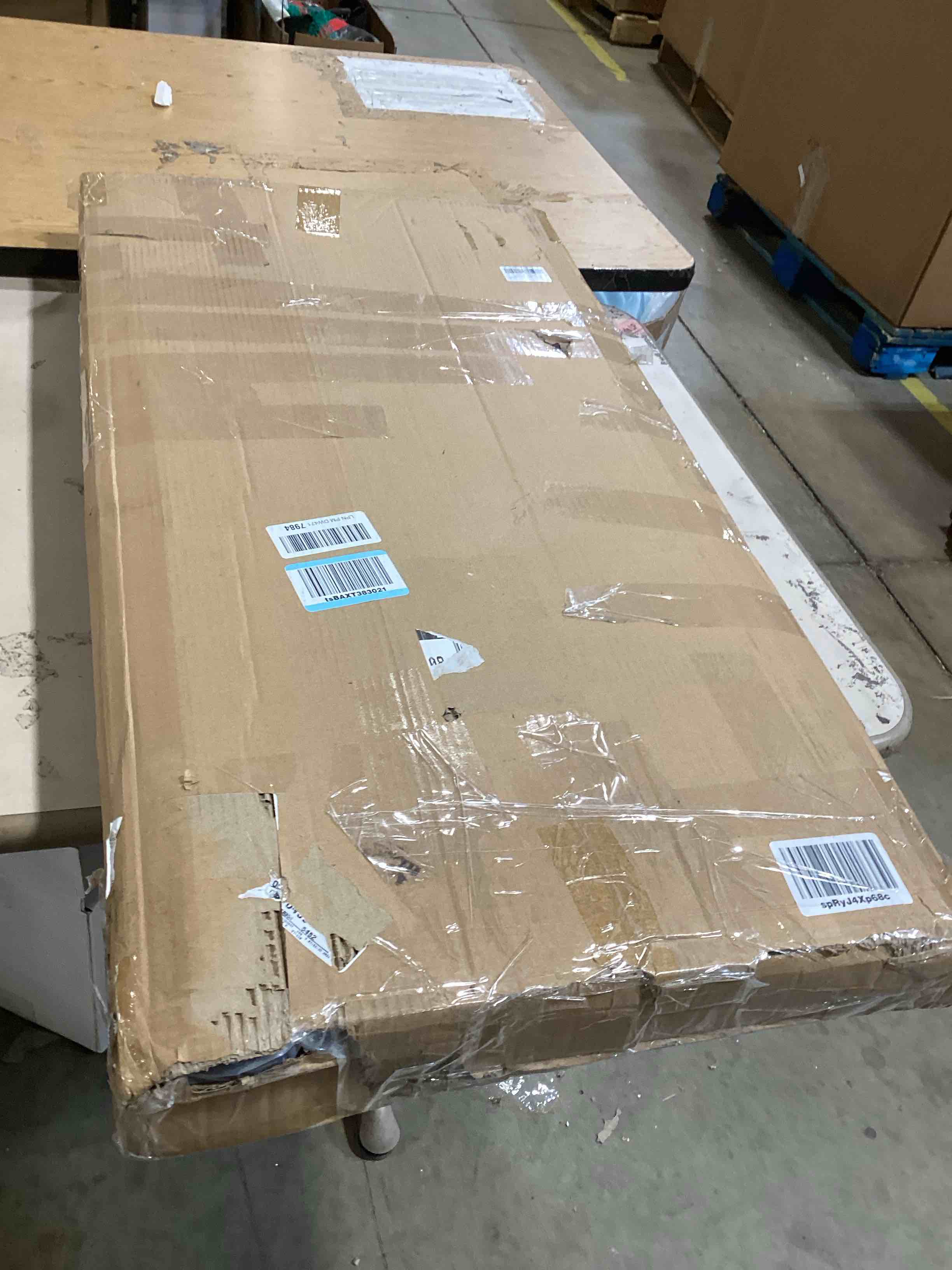 https://s3.amazonaws.com/lotting-images-prod/bidfta/BRN1846628_1745504598281.jpeg