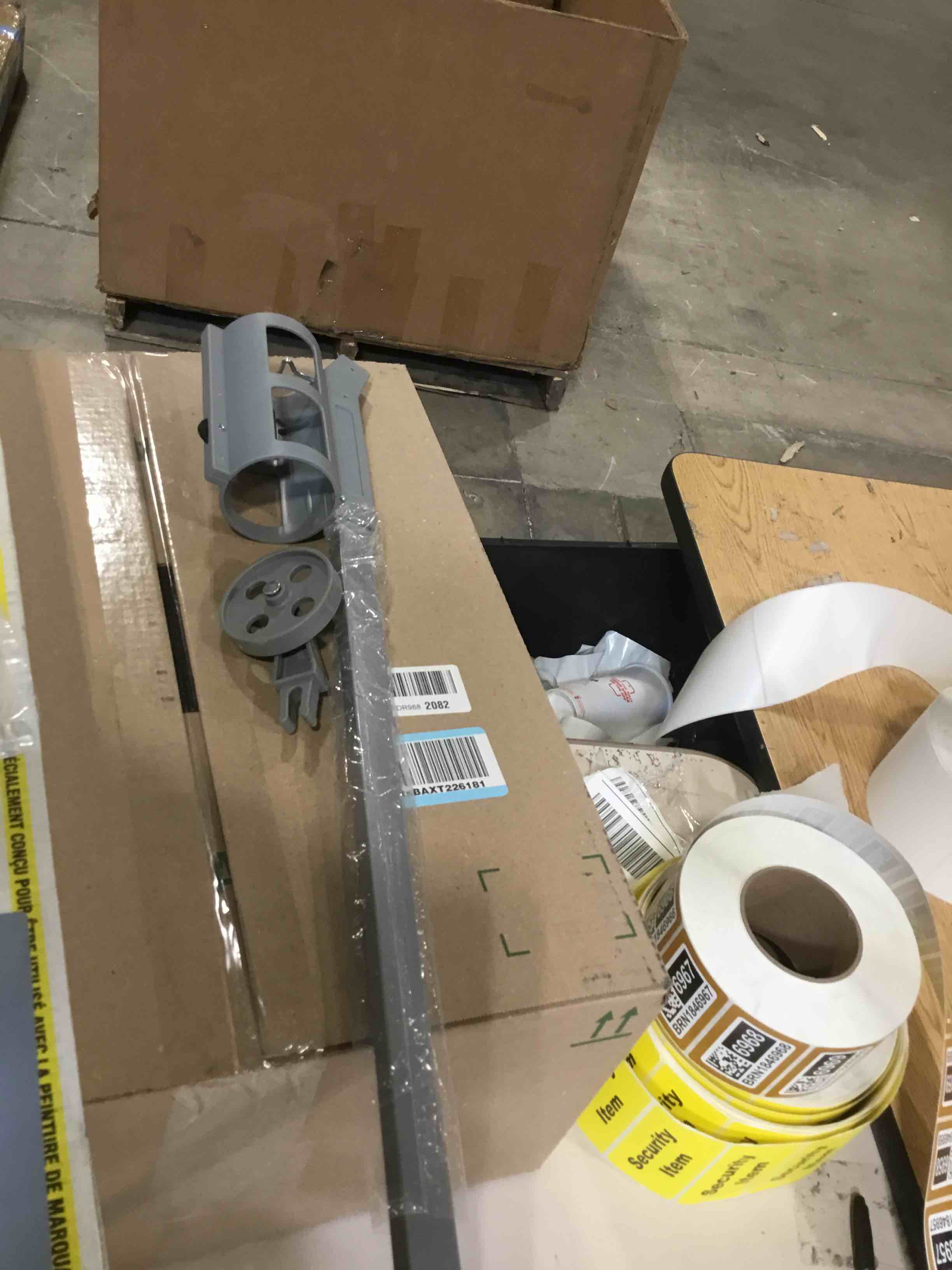 https://s3.amazonaws.com/lotting-images-prod/bidfta/BRN1846954_1745858263330.jpeg