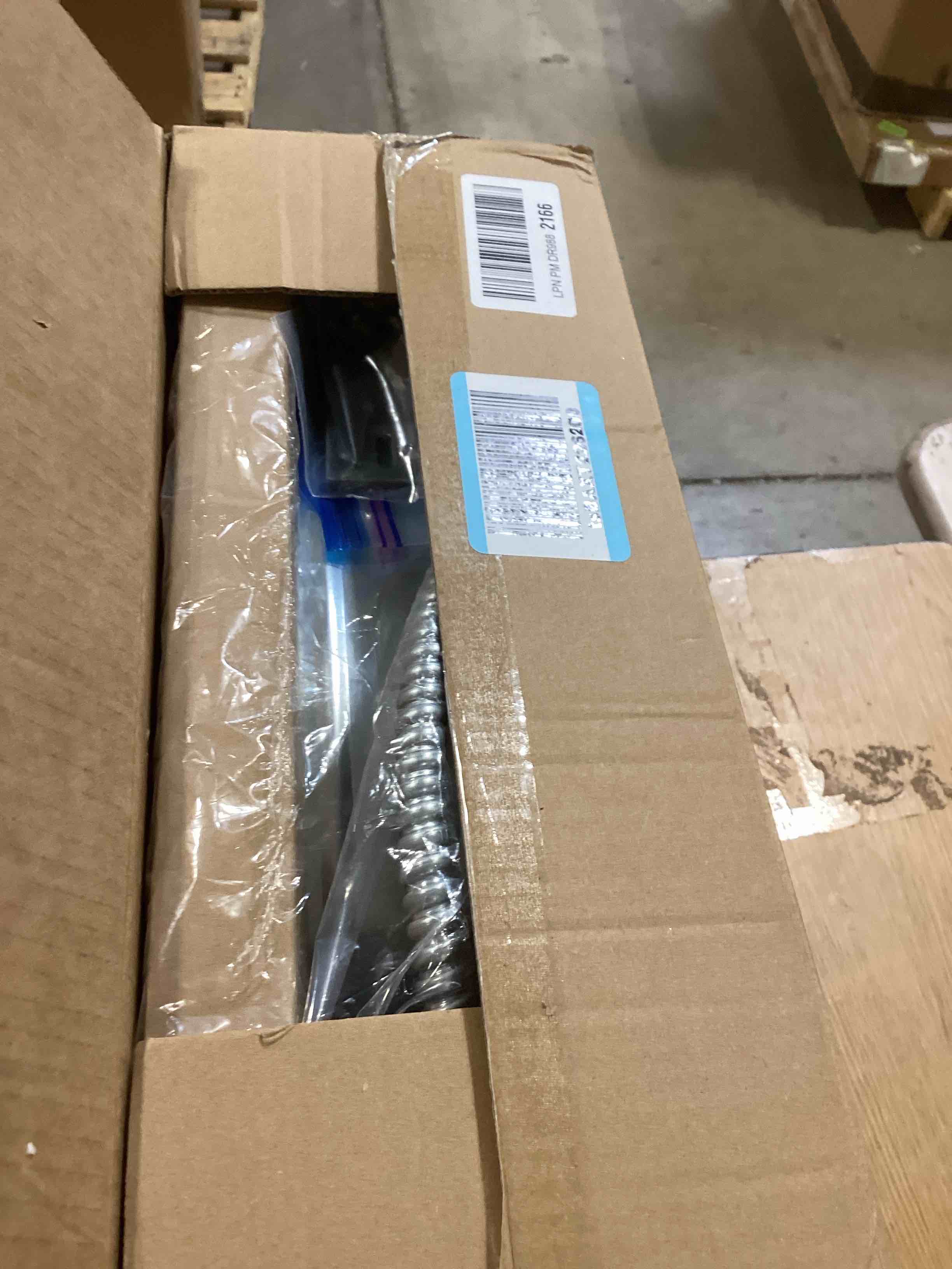 https://s3.amazonaws.com/lotting-images-prod/bidfta/BRN1847137_1745952597648.jpeg