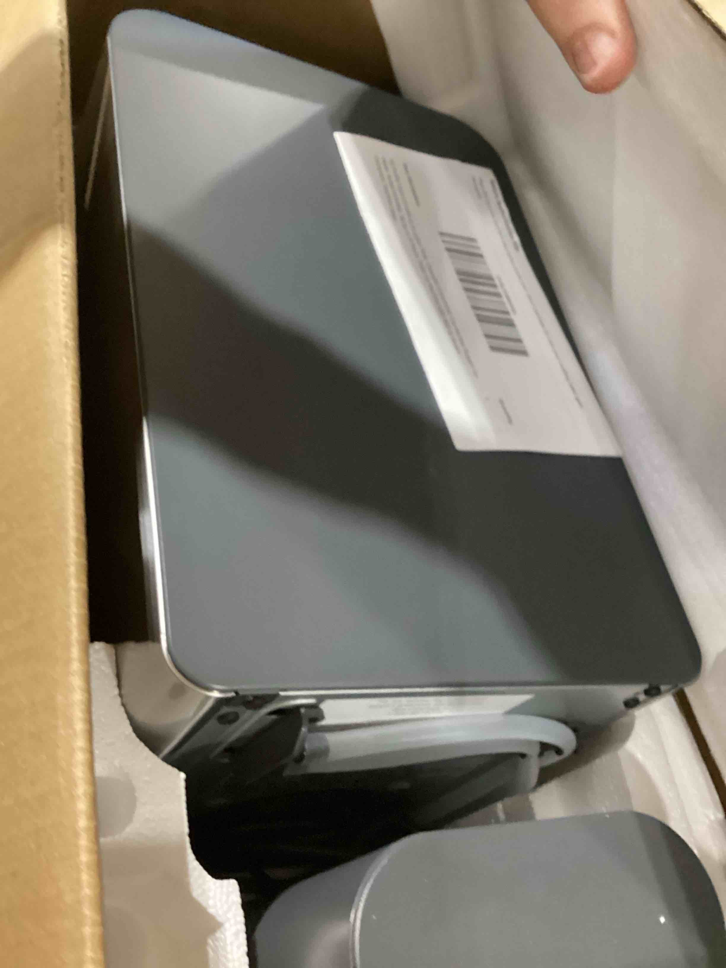 https://s3.amazonaws.com/lotting-images-prod/bidfta/BRN1847834_1746533700847.jpeg