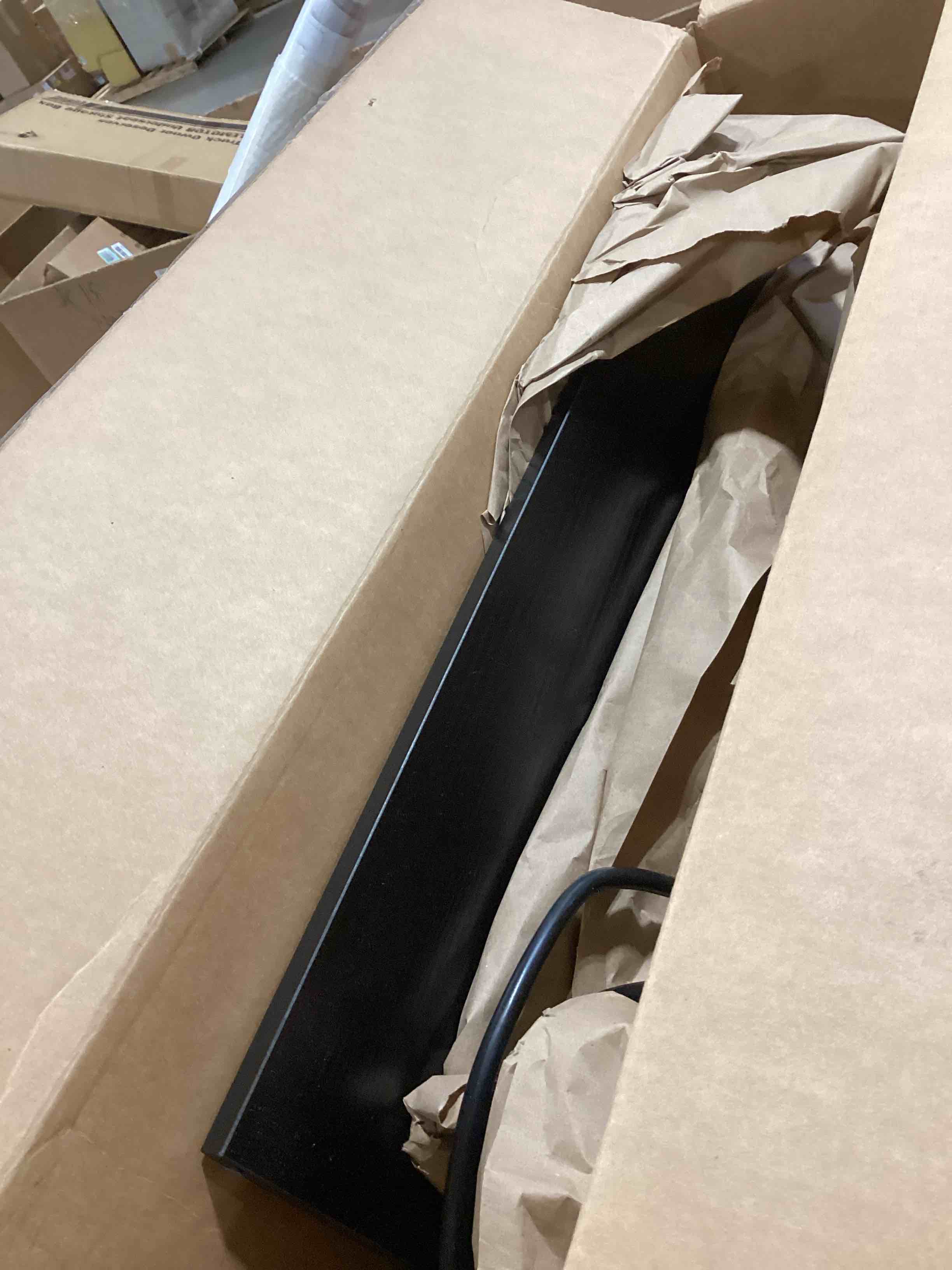 https://s3.amazonaws.com/lotting-images-prod/bidfta/BRN1847914_1746552641303.jpeg