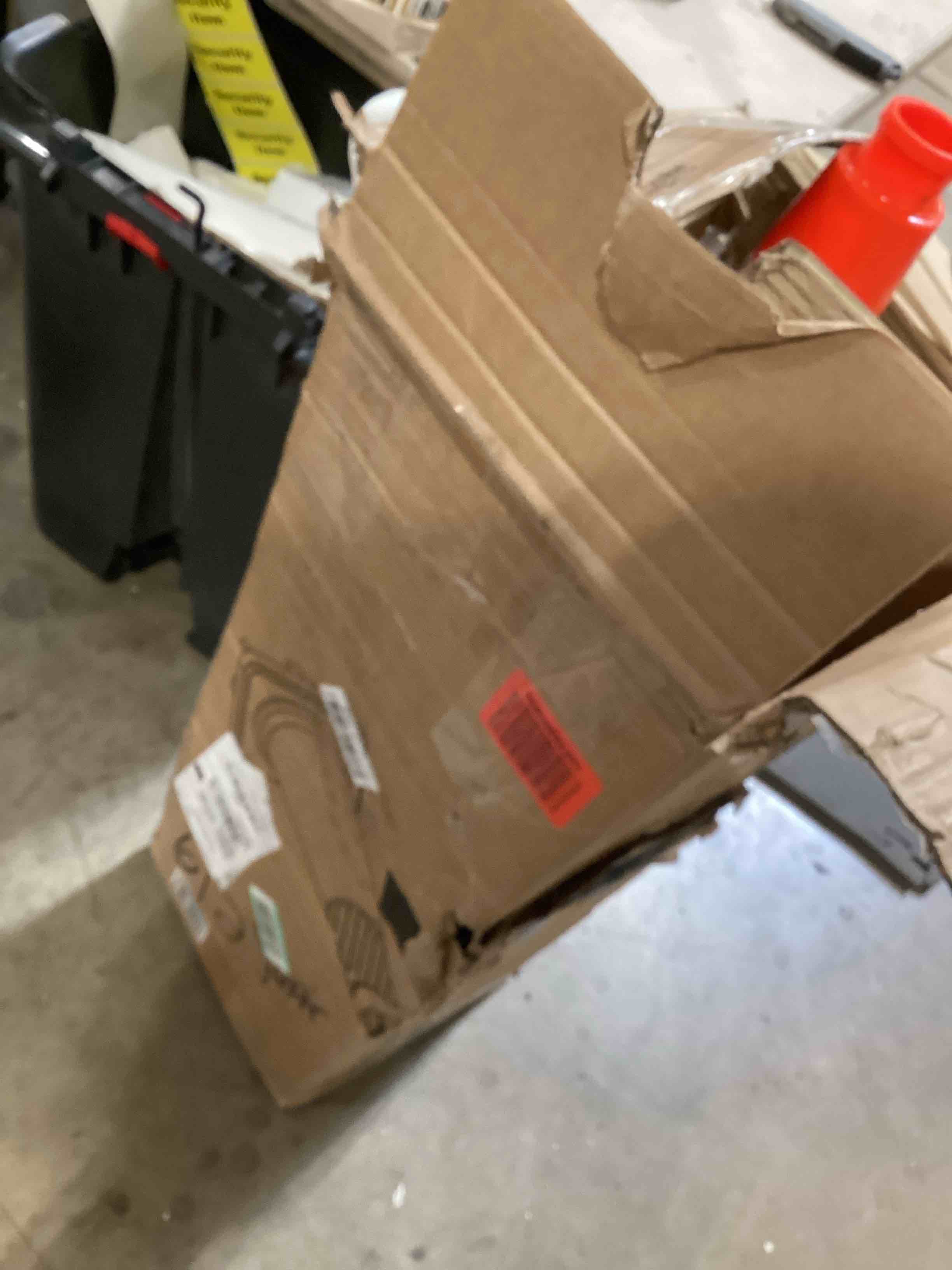 https://s3.amazonaws.com/lotting-images-prod/bidfta/BRN1848050_1746638470533.jpeg