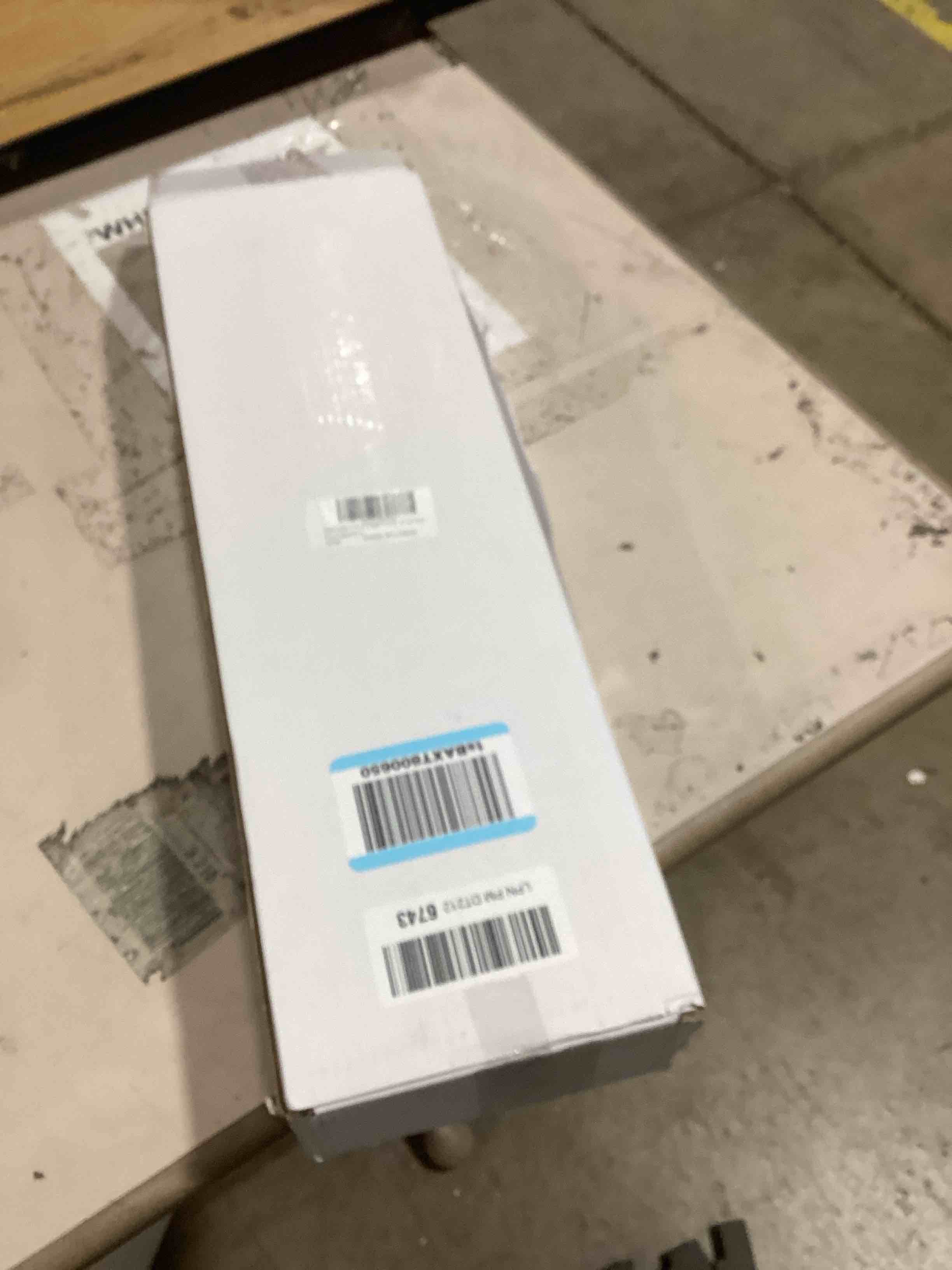https://s3.amazonaws.com/lotting-images-prod/bidfta/BRN1848116_1746704285260.jpeg