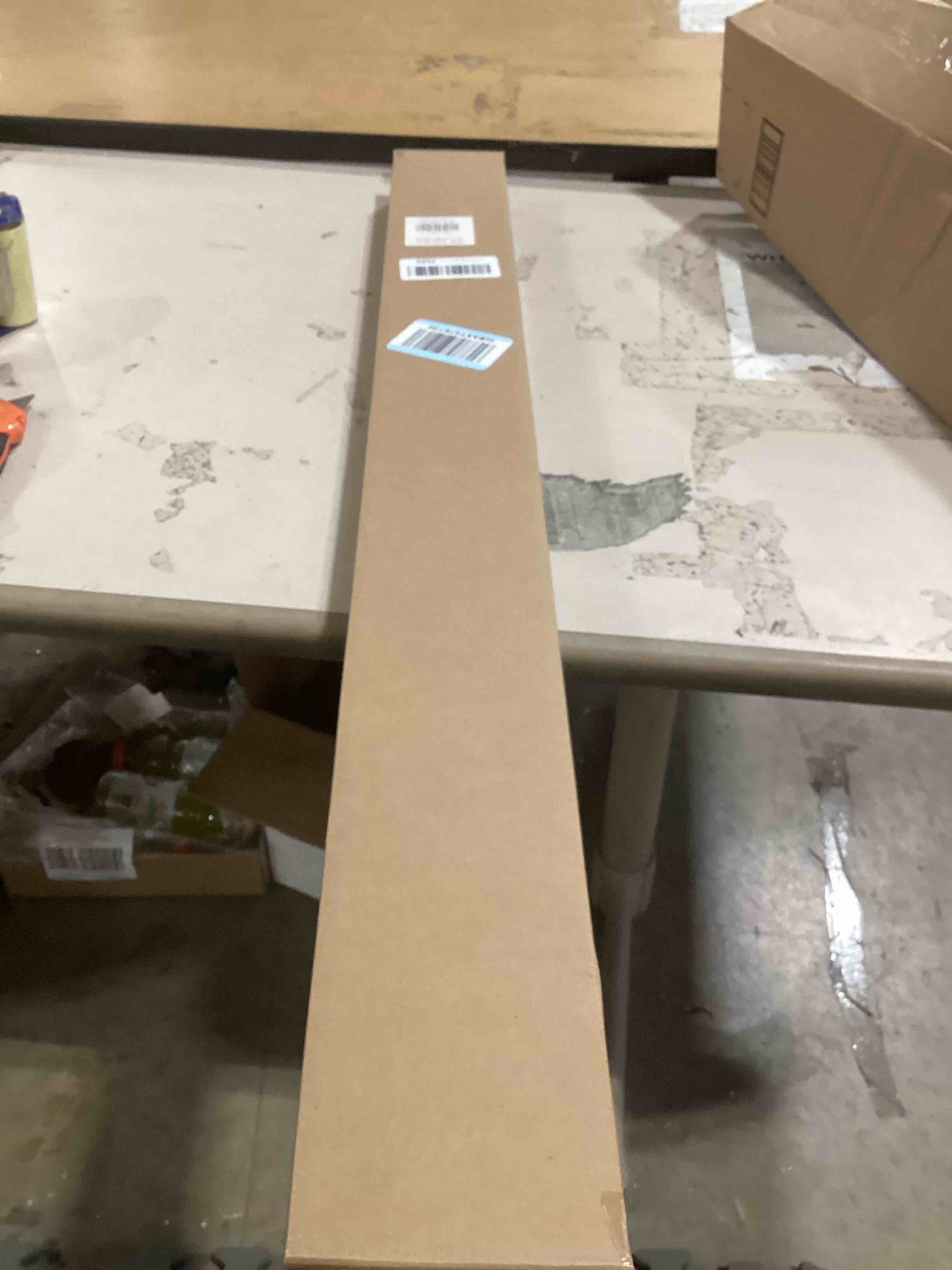 https://s3.amazonaws.com/lotting-images-prod/bidfta/BRN1848610_1747048842093.jpeg