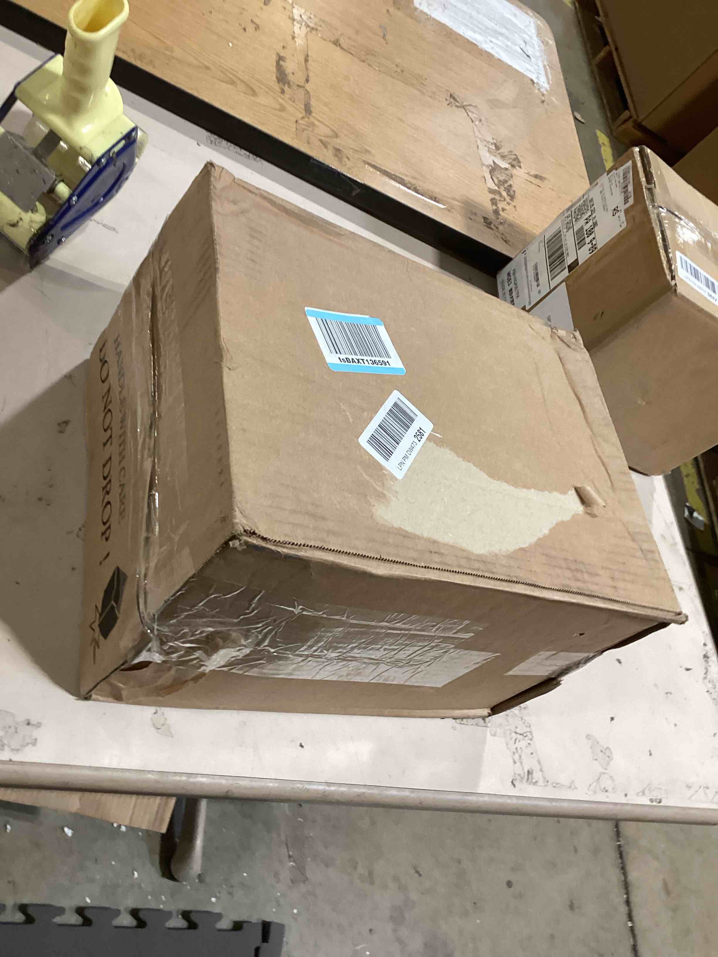 https://s3.amazonaws.com/lotting-images-prod/bidfta/BRN1848757_1747074228431.jpeg
