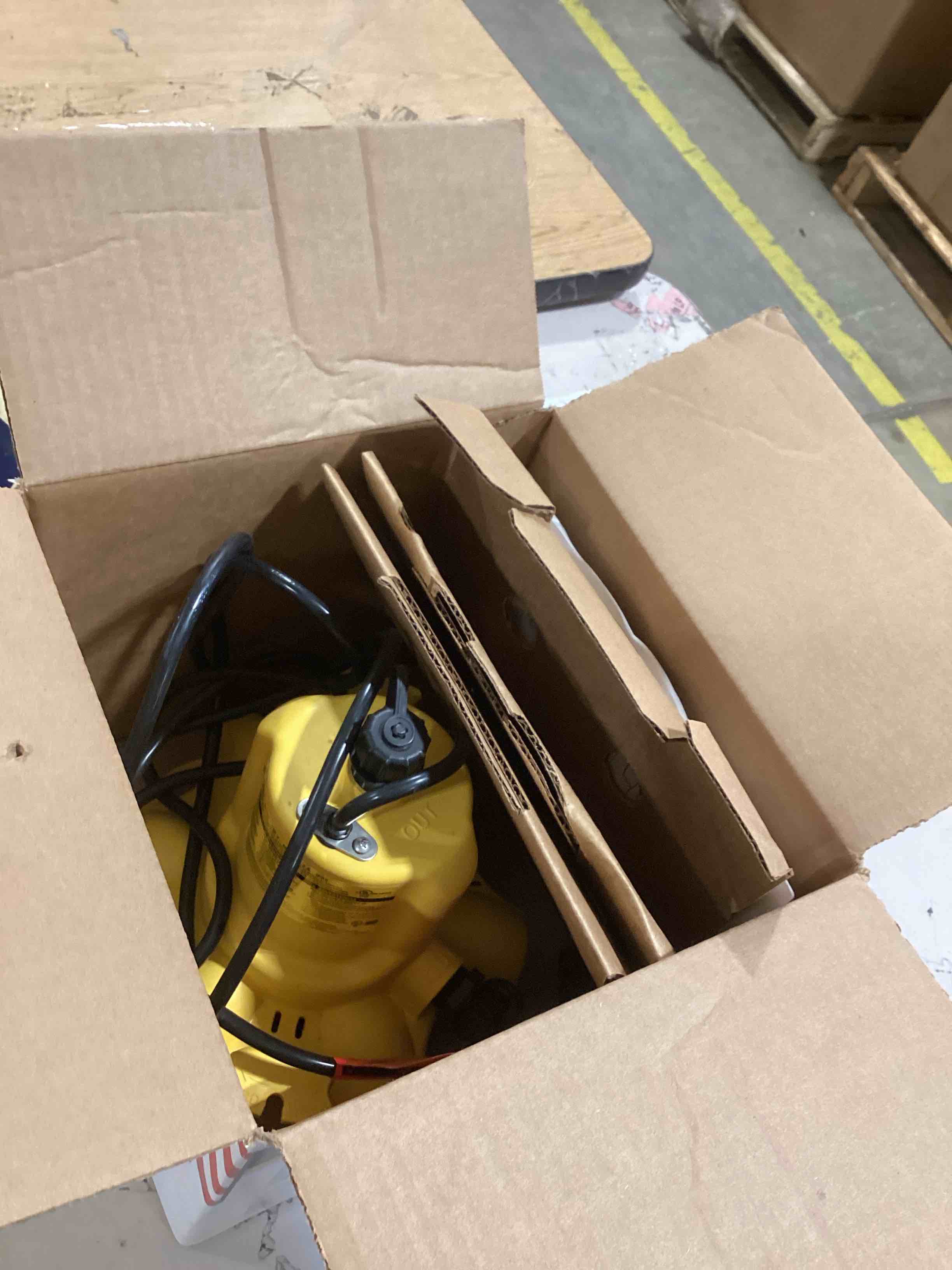 https://s3.amazonaws.com/lotting-images-prod/bidfta/BRN1848897_1747144895800.jpeg