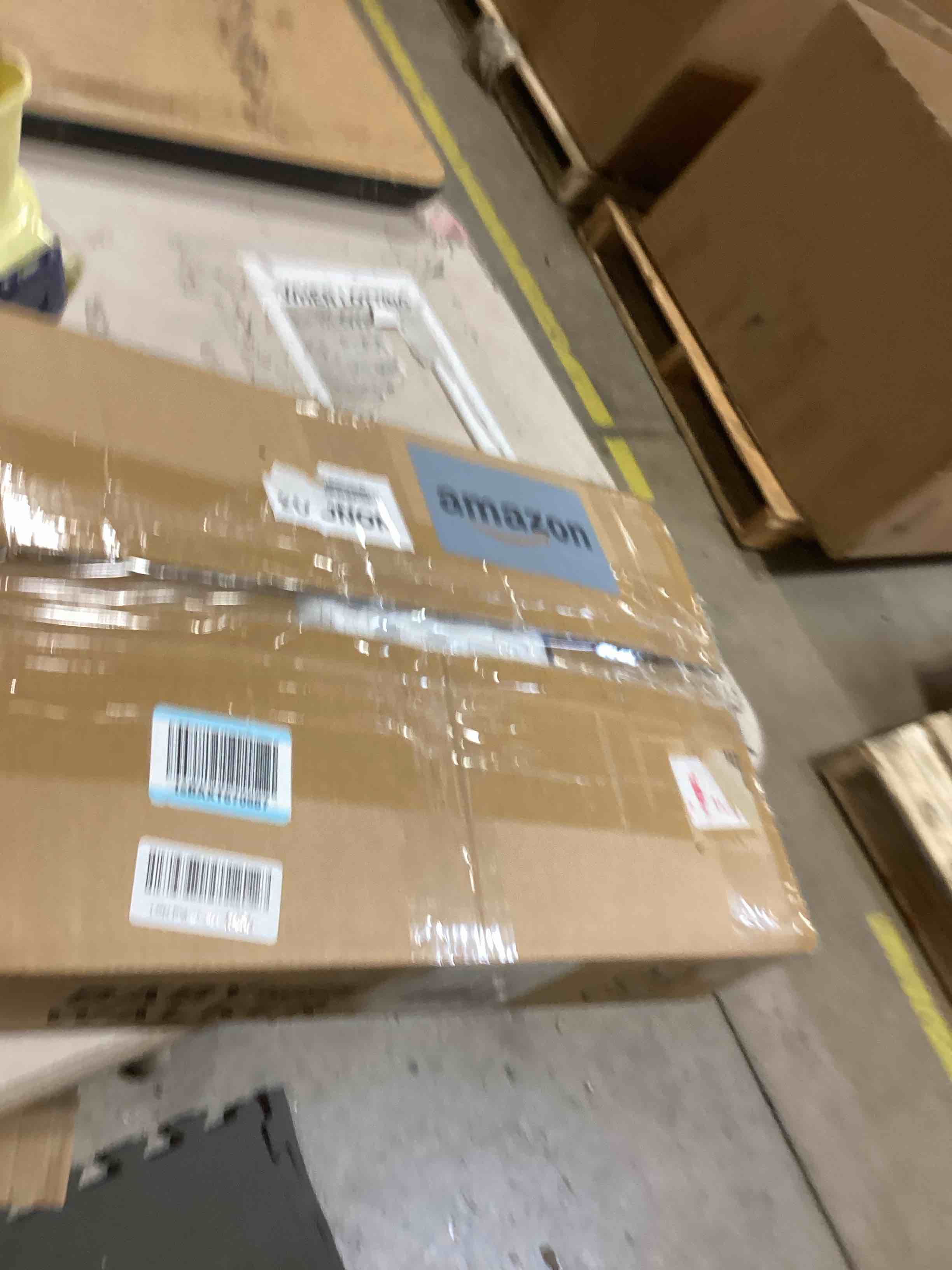 https://s3.amazonaws.com/lotting-images-prod/bidfta/BRN1848911_1747145642435.jpeg