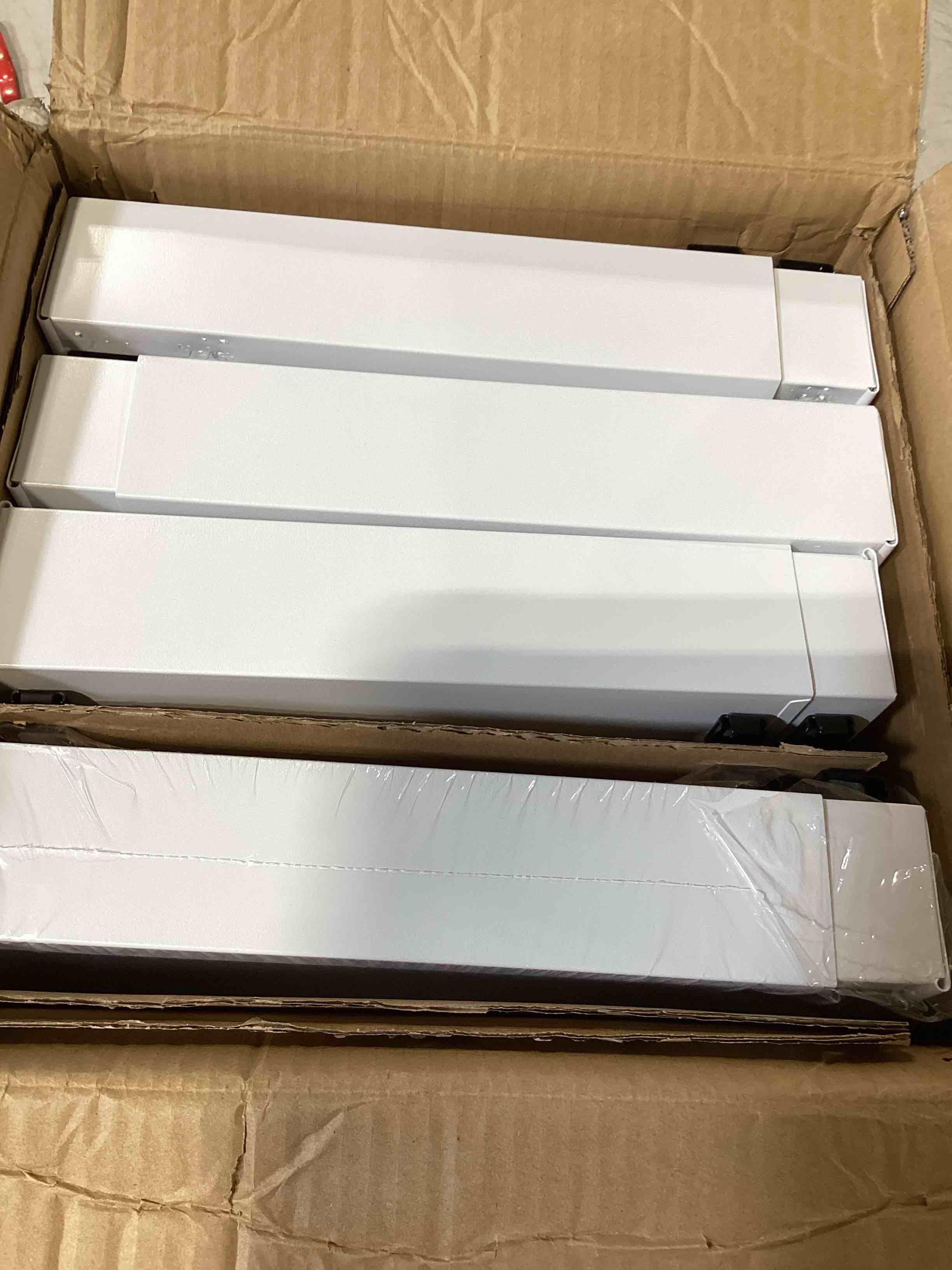 https://s3.amazonaws.com/lotting-images-prod/bidfta/BRN1849628_1746029892853.jpeg