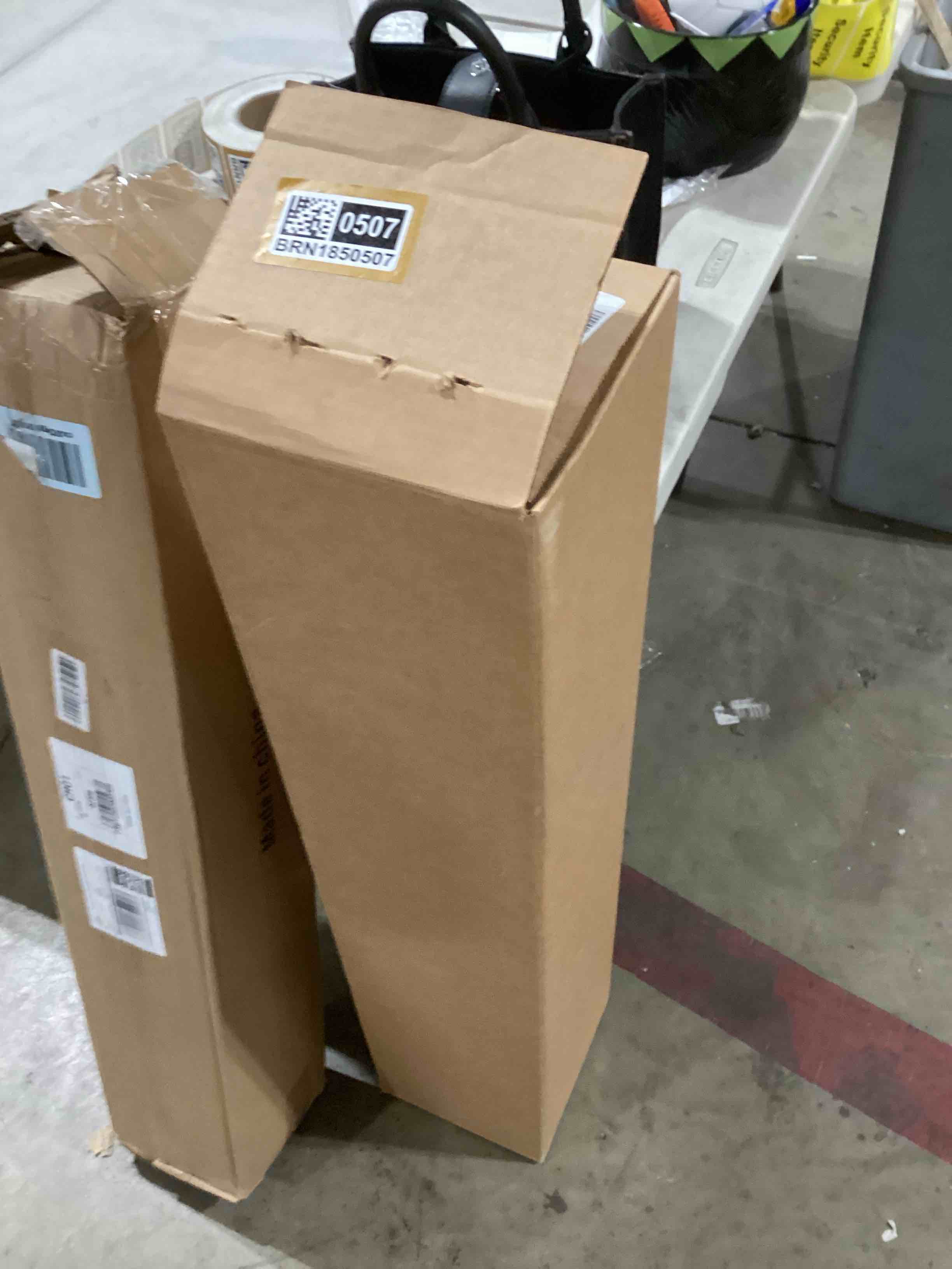 https://s3.amazonaws.com/lotting-images-prod/bidfta/BRN1850507_1746789536285.jpeg