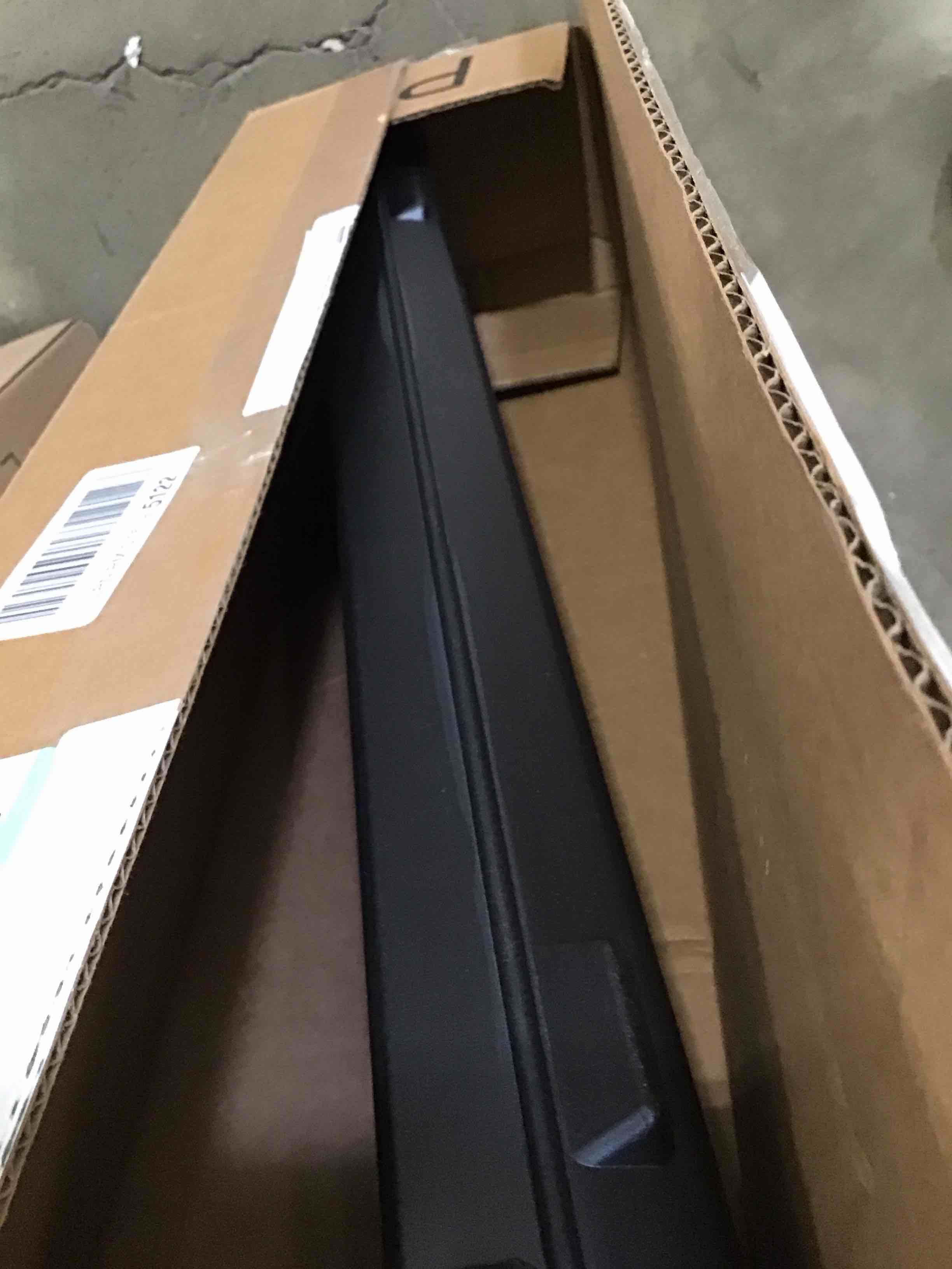 https://s3.amazonaws.com/lotting-images-prod/bidfta/BRN1850812_1747053511743.jpeg
