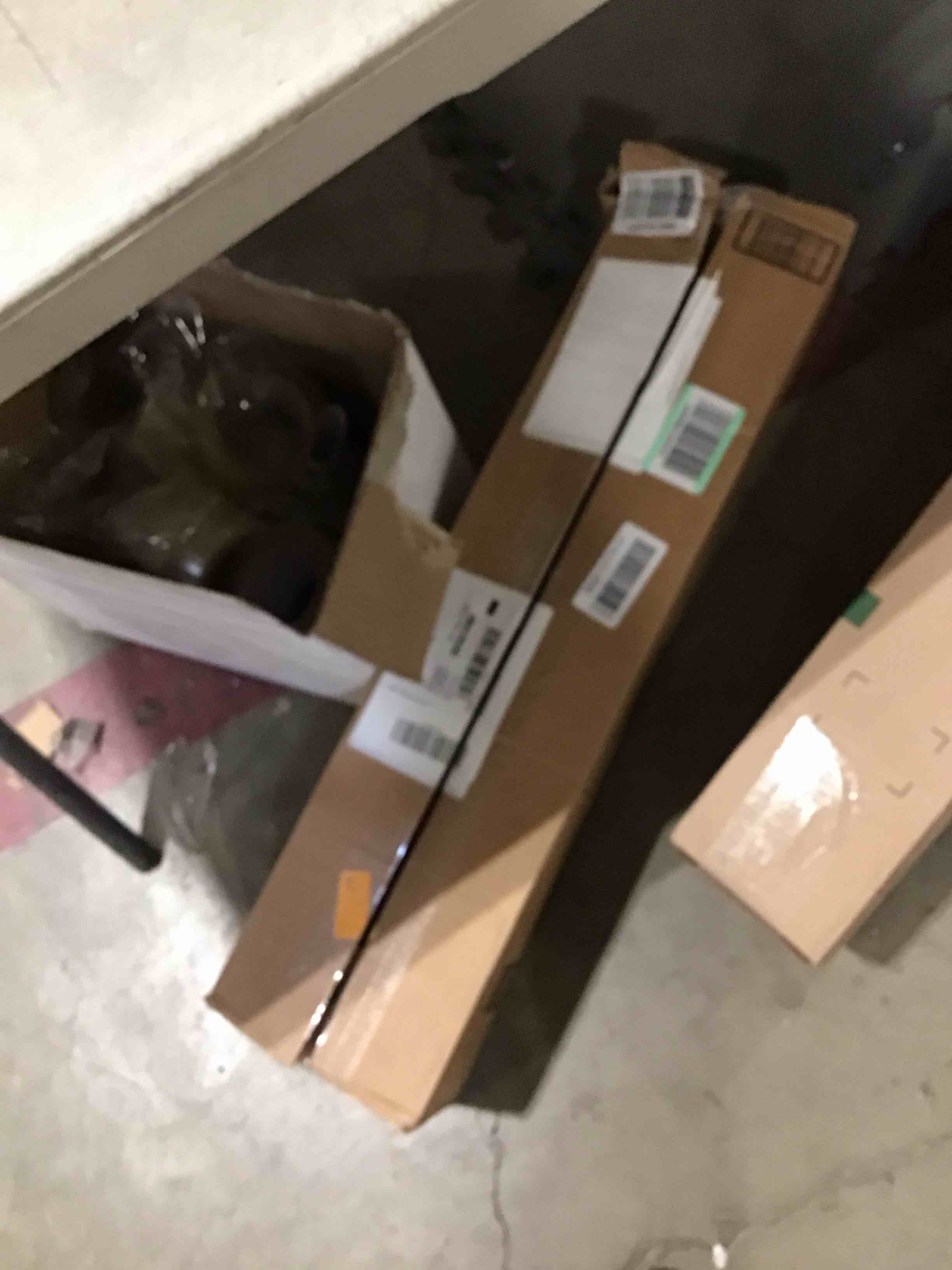 https://s3.amazonaws.com/lotting-images-prod/bidfta/BRN1850812_1747053520033.jpeg