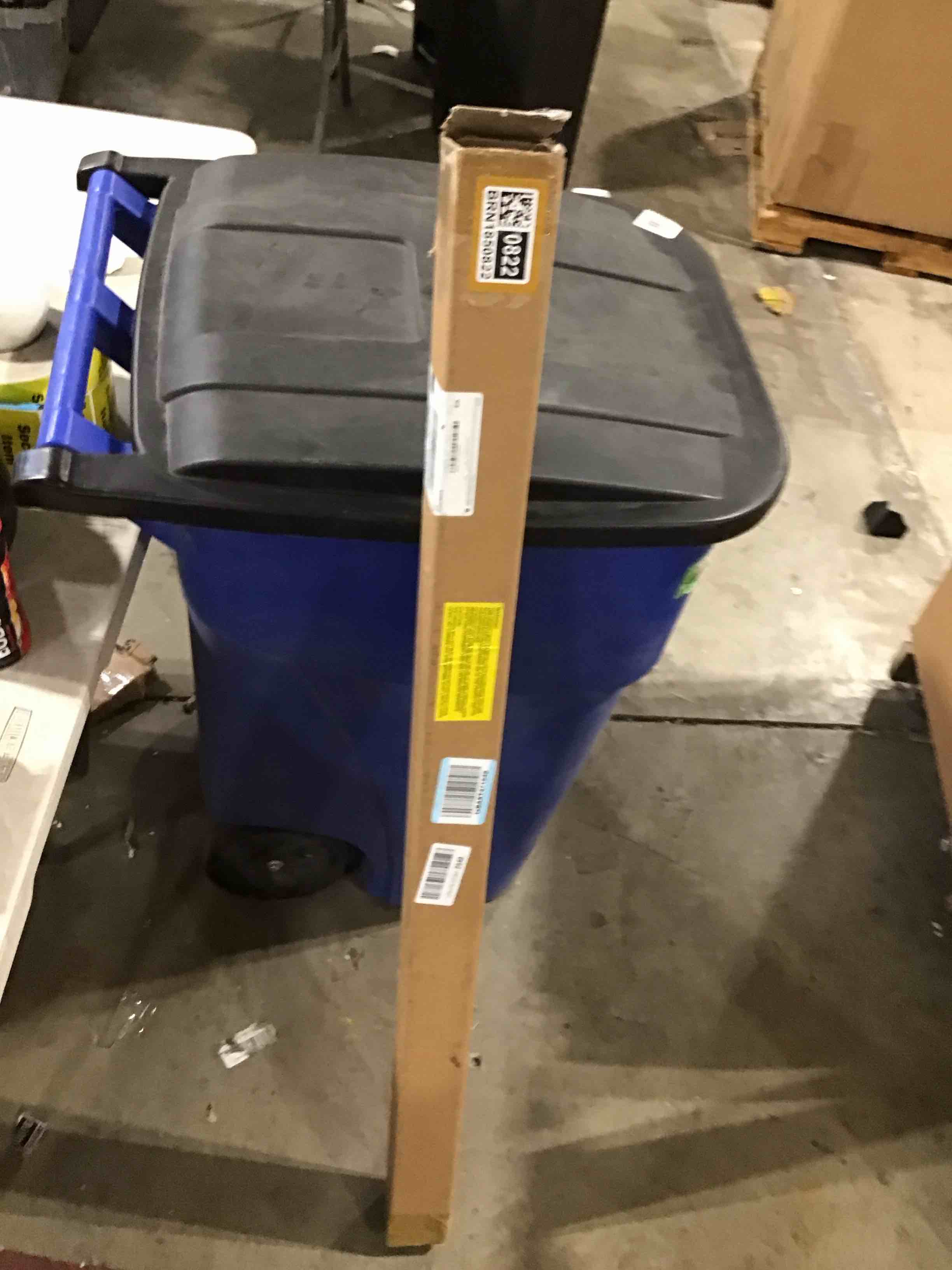 https://s3.amazonaws.com/lotting-images-prod/bidfta/BRN1850822_1747054329135.jpeg