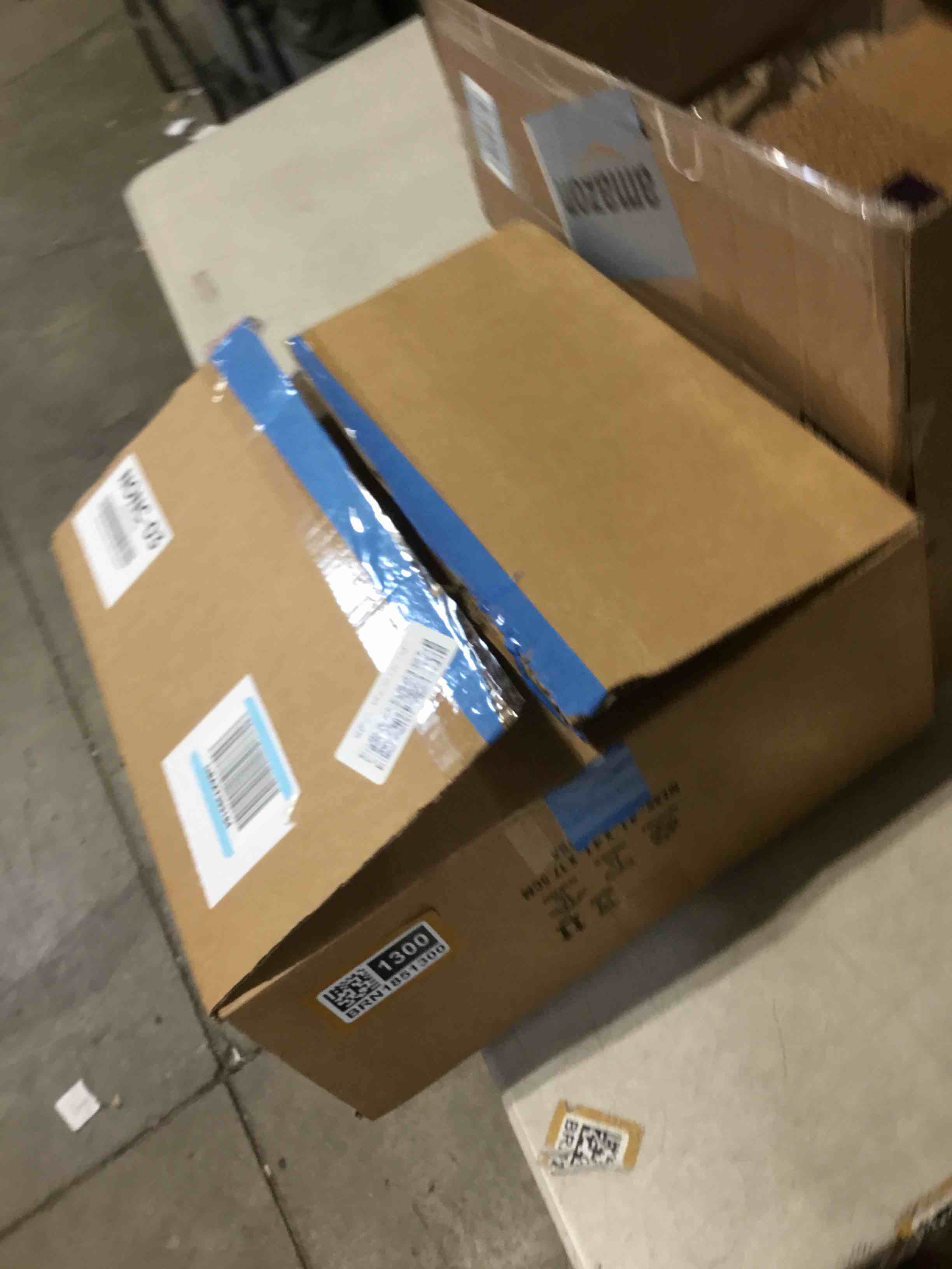 https://s3.amazonaws.com/lotting-images-prod/bidfta/BRN1851300_1747232819079.jpeg
