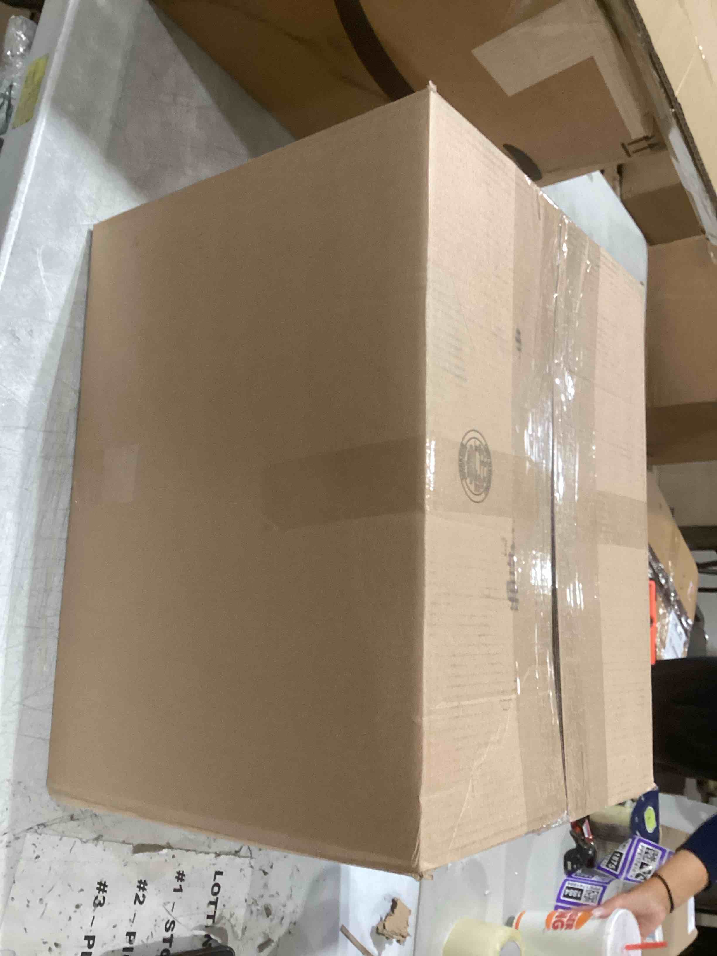 https://s3.amazonaws.com/lotting-images-prod/bidfta/BRN1852060_1745246157037.jpeg