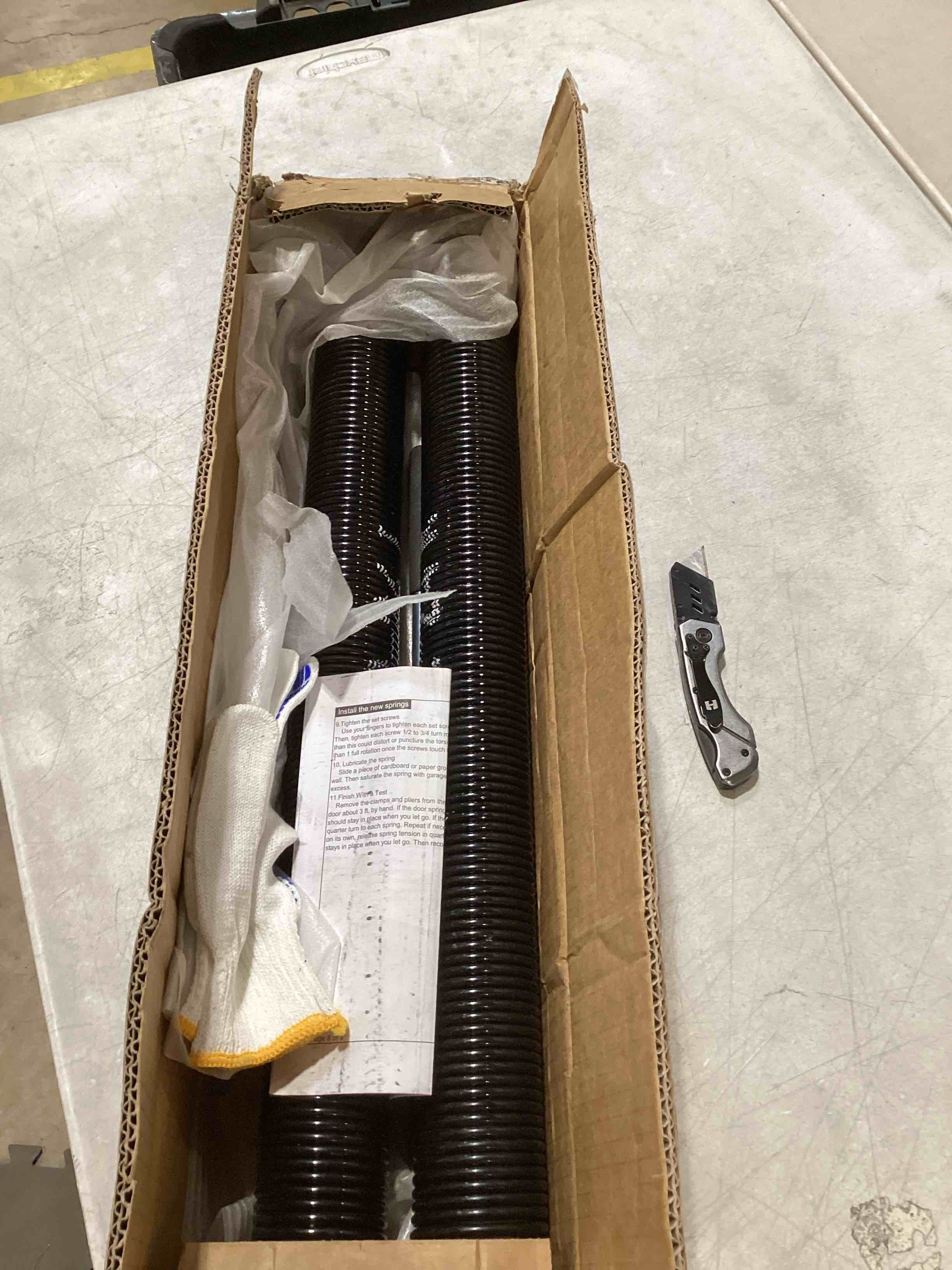 https://s3.amazonaws.com/lotting-images-prod/bidfta/BRN1852169_1745501864342.jpeg