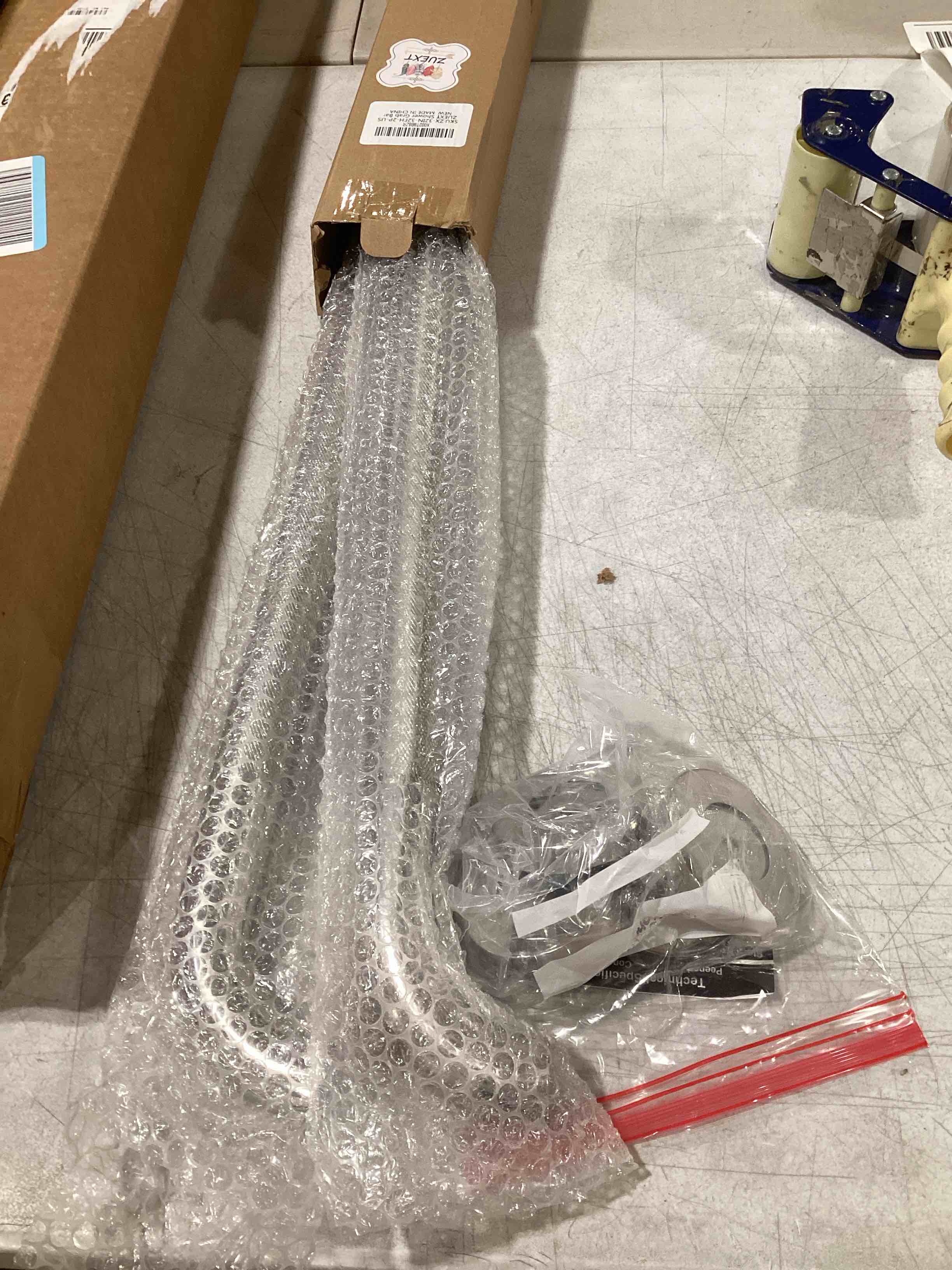 https://s3.amazonaws.com/lotting-images-prod/bidfta/BRN1852261_1745584802357.jpeg