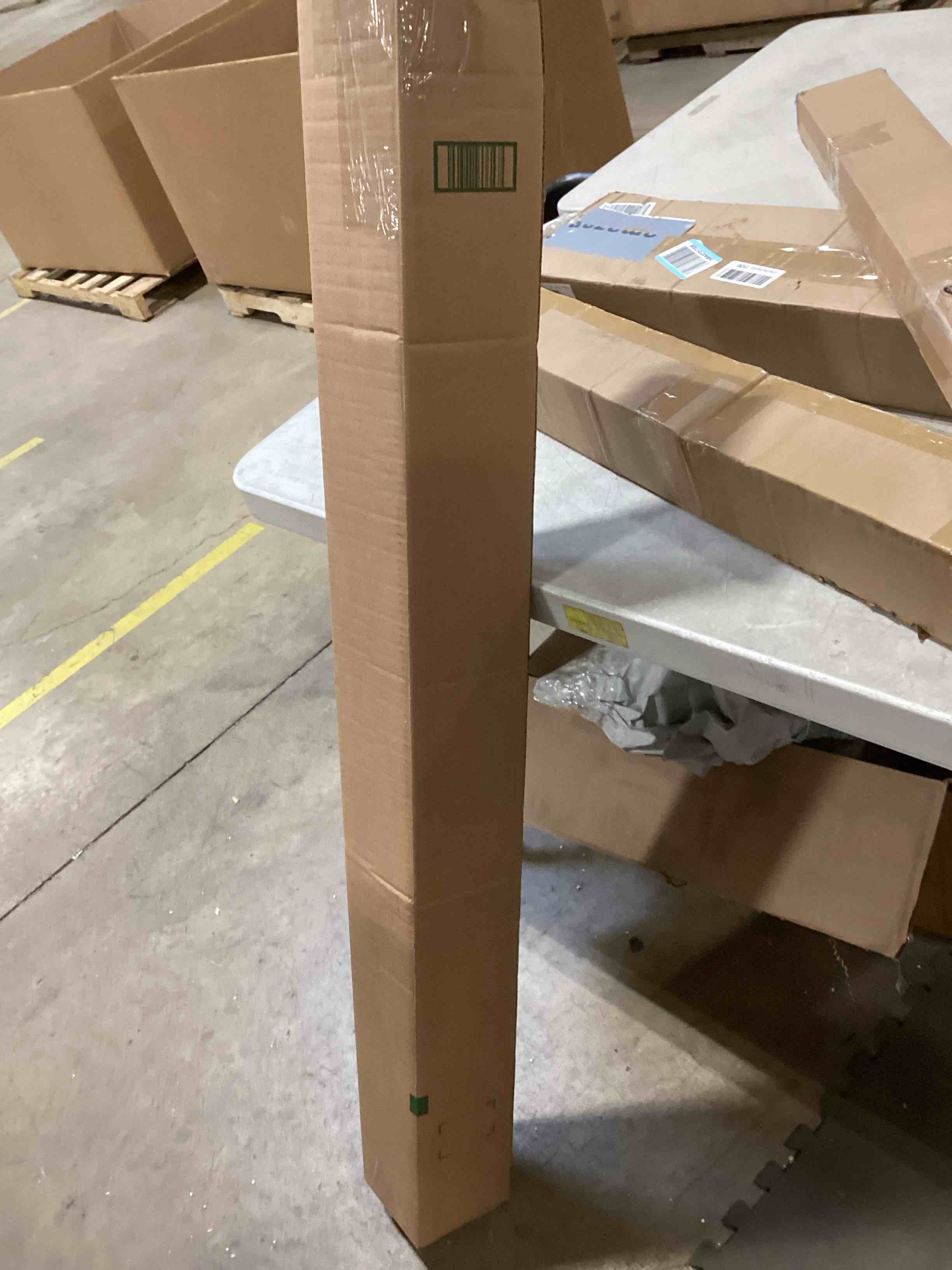 https://s3.amazonaws.com/lotting-images-prod/bidfta/BRN1852325_1745843926660.jpeg