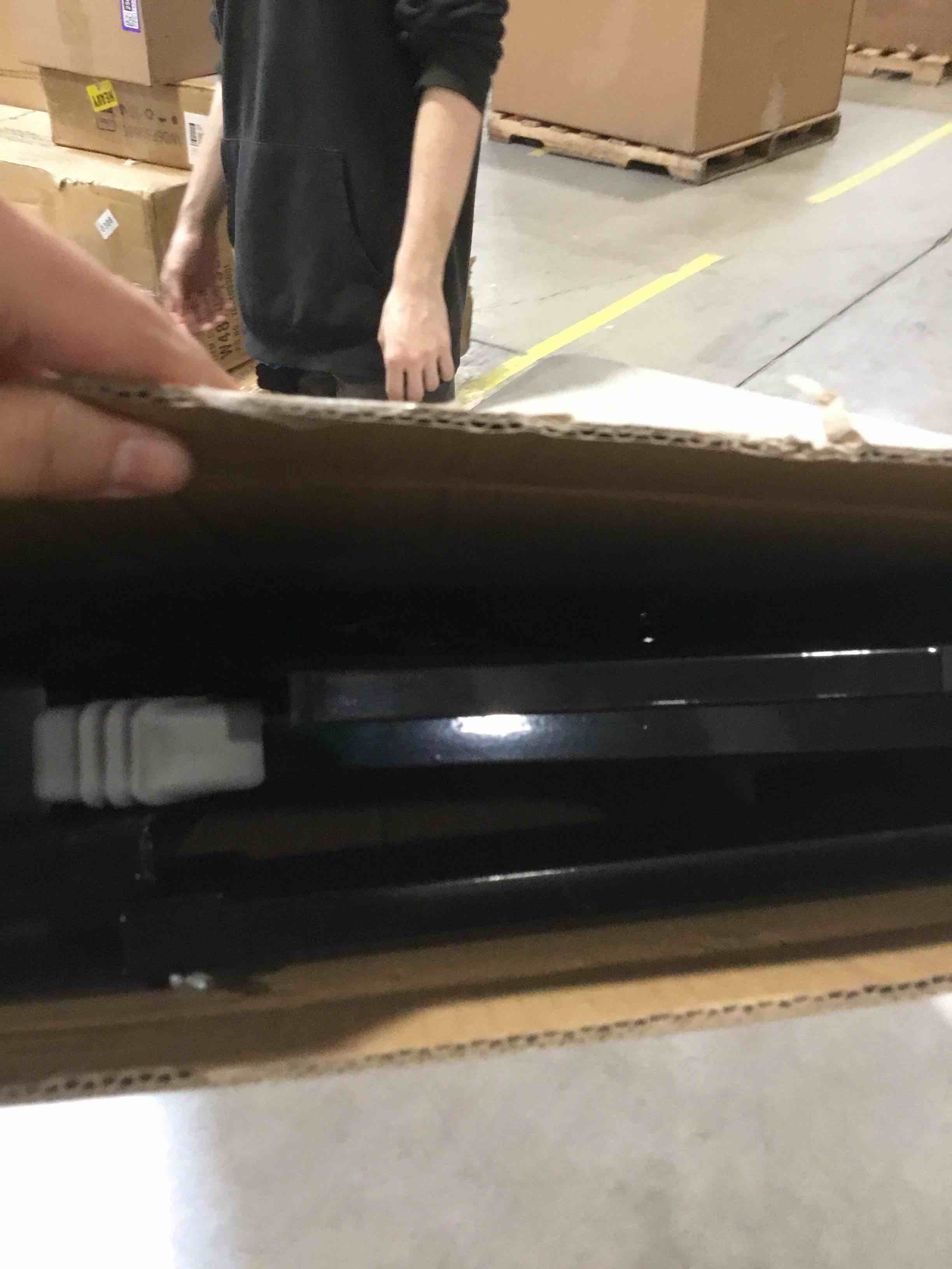 https://s3.amazonaws.com/lotting-images-prod/bidfta/BRN1852460_1745955833903.jpeg