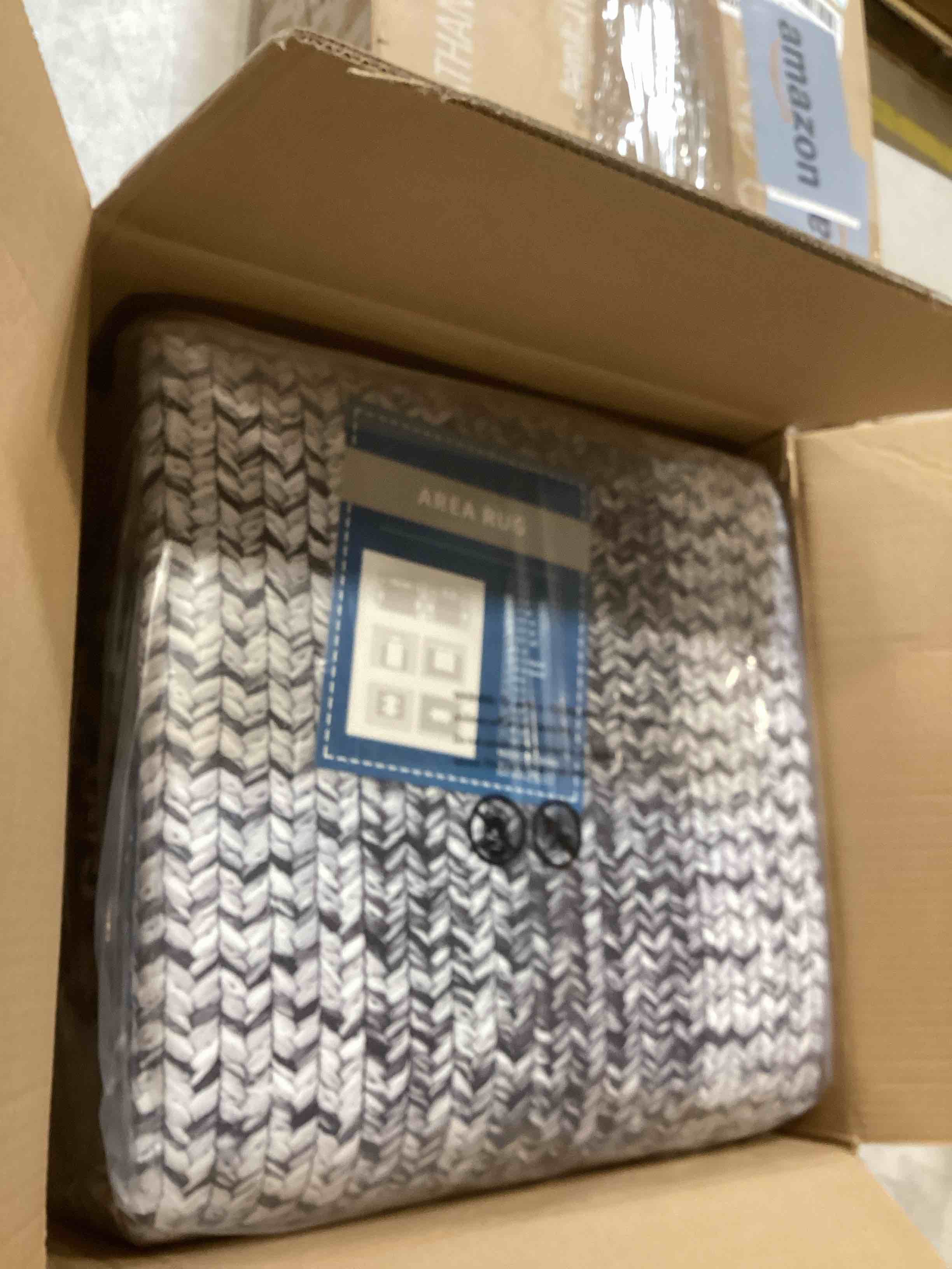 https://s3.amazonaws.com/lotting-images-prod/bidfta/BRN1852544_1746040630125.jpeg