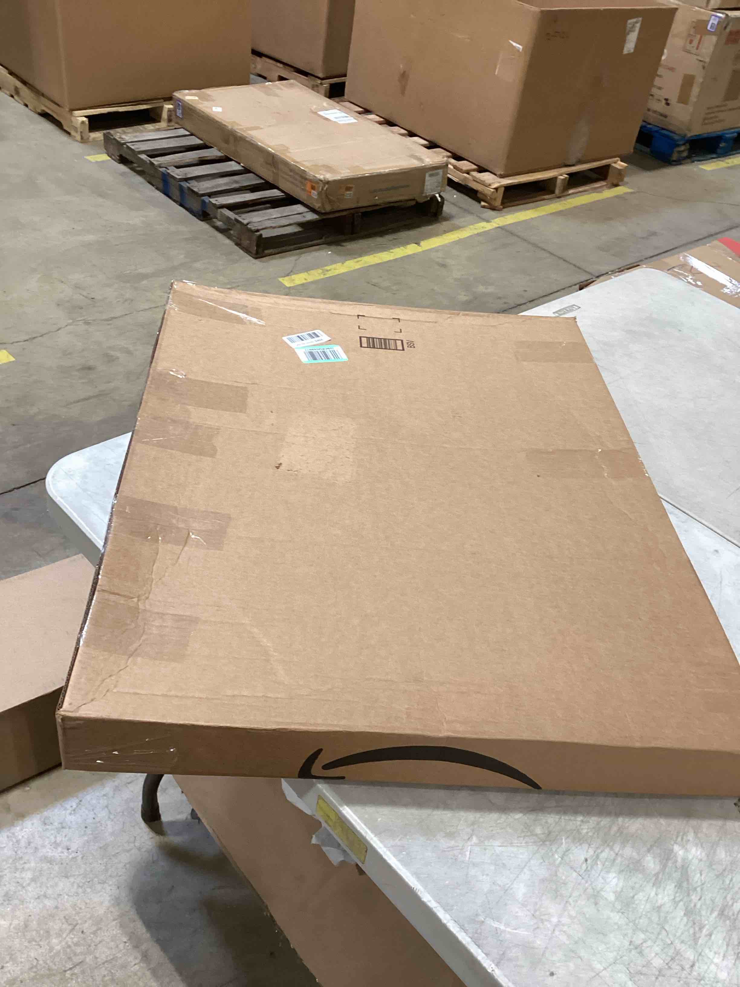 https://s3.amazonaws.com/lotting-images-prod/bidfta/BRN1852865_1746626789427.jpeg