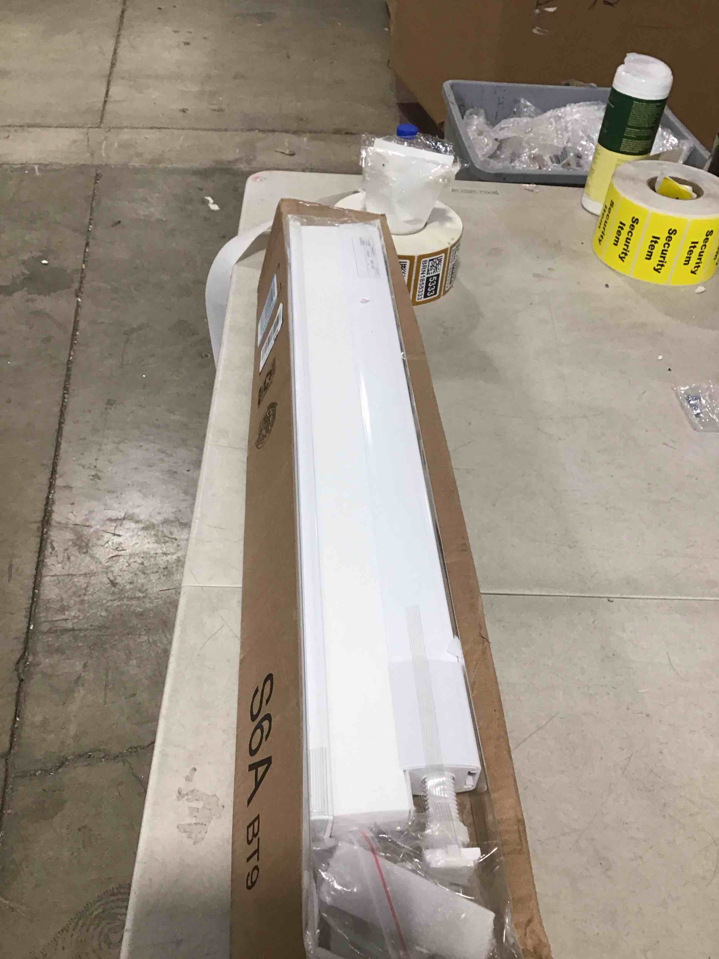 https://s3.amazonaws.com/lotting-images-prod/bidfta/BRN1855327_1743793597771.jpeg
