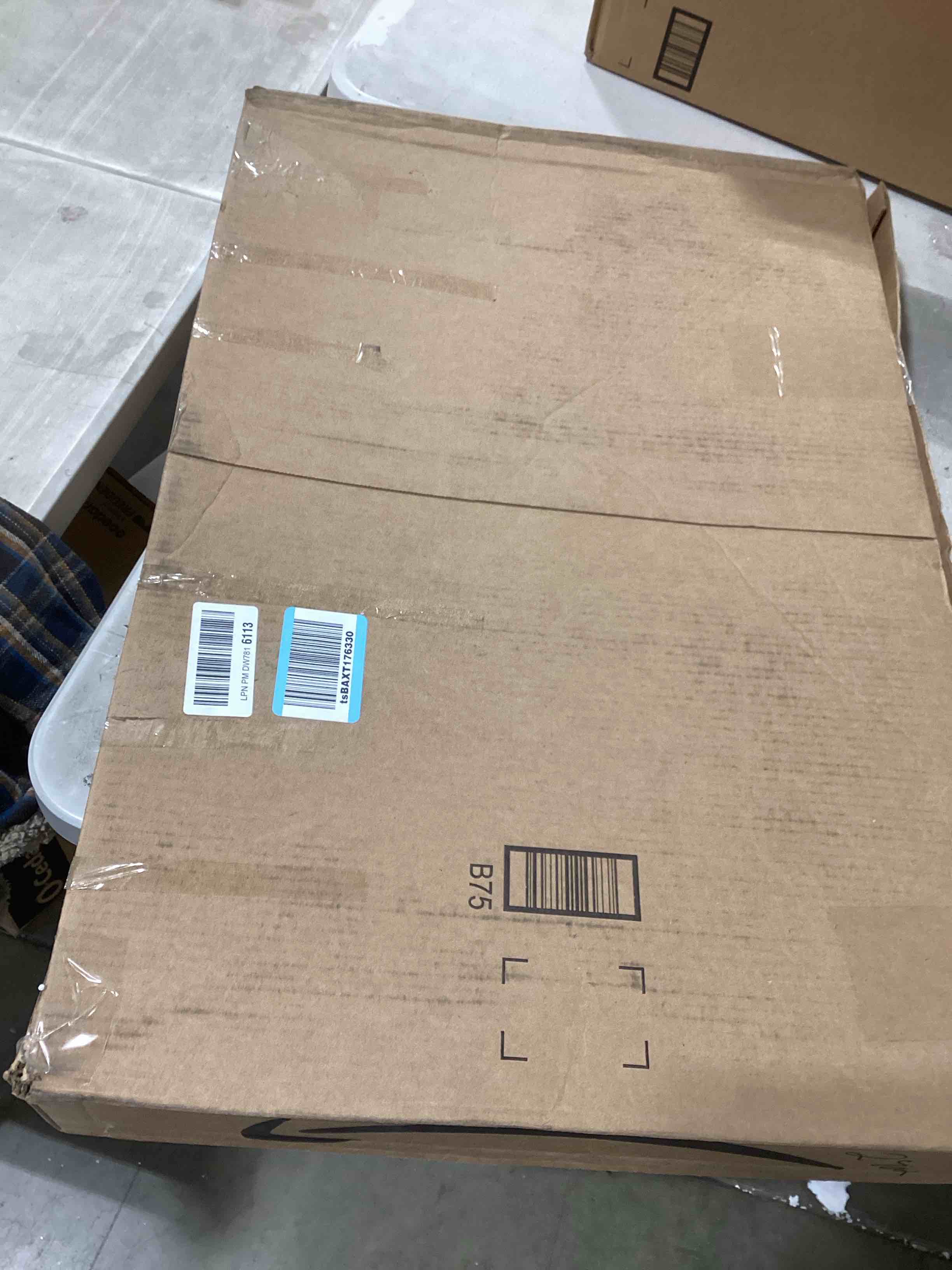 https://s3.amazonaws.com/lotting-images-prod/bidfta/BRN1856573_1746202725530.jpeg
