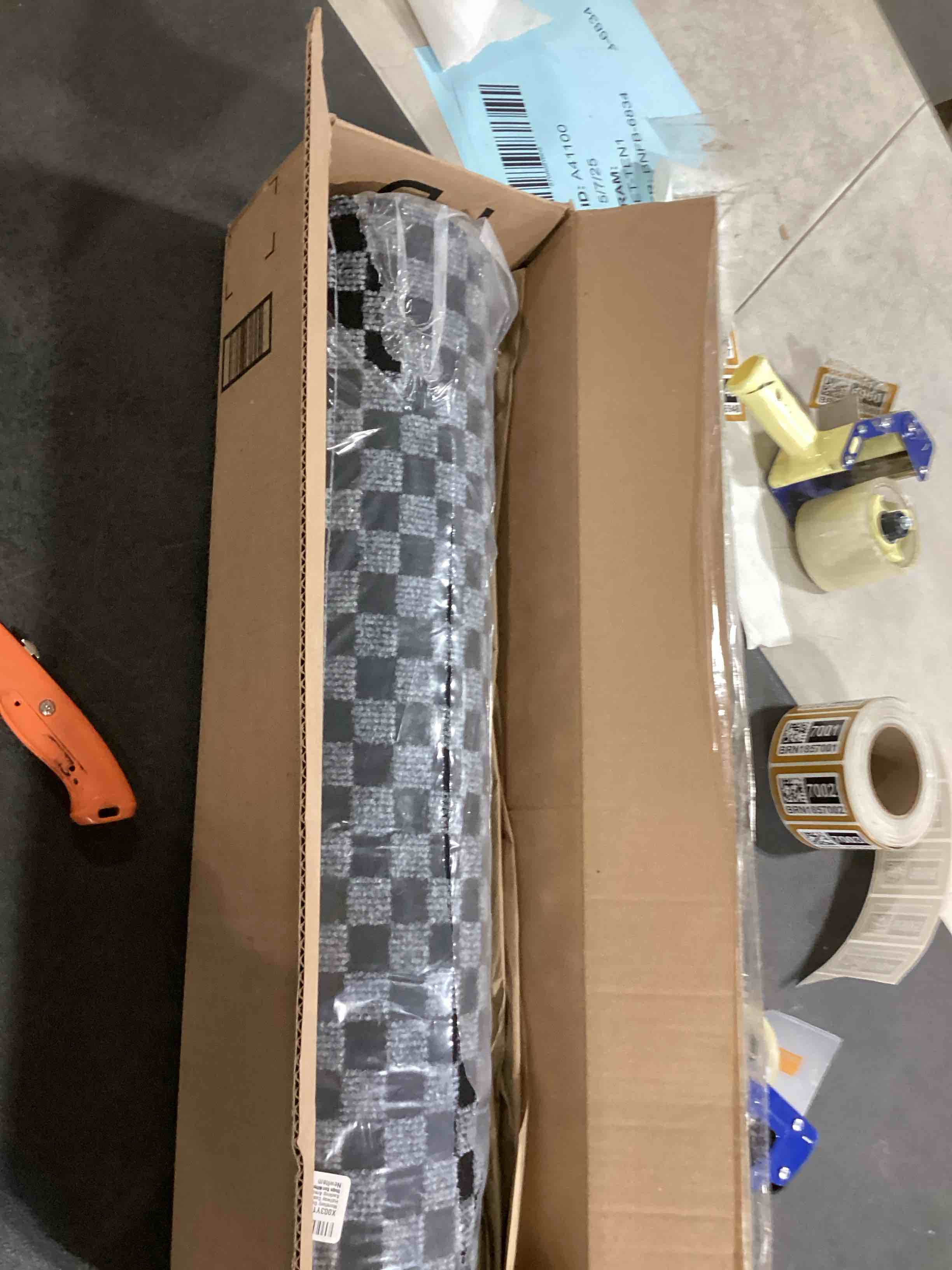 https://s3.amazonaws.com/lotting-images-prod/bidfta/BRN1856992_1747053833498.jpeg