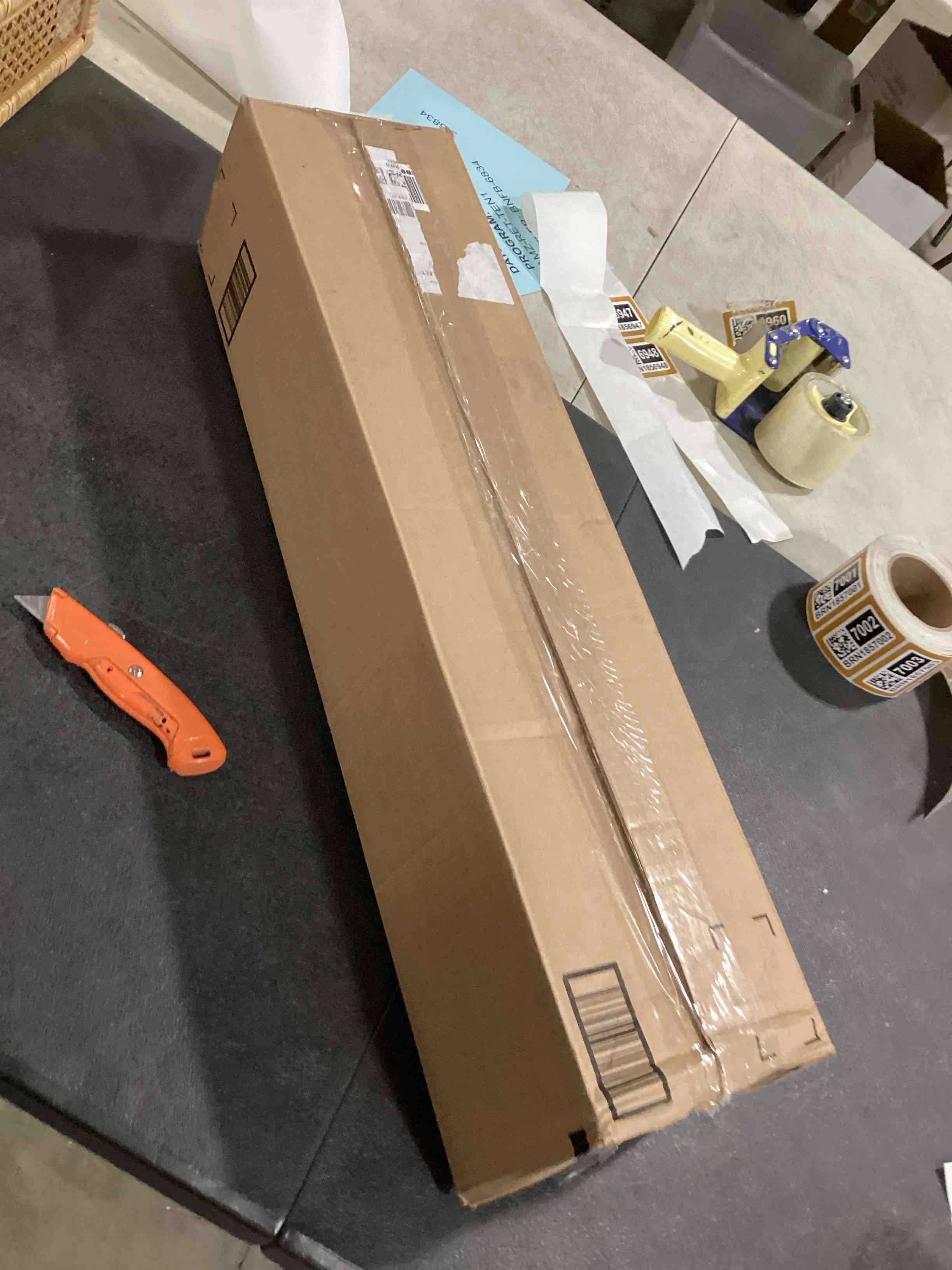 https://s3.amazonaws.com/lotting-images-prod/bidfta/BRN1856992_1747053846233.jpeg