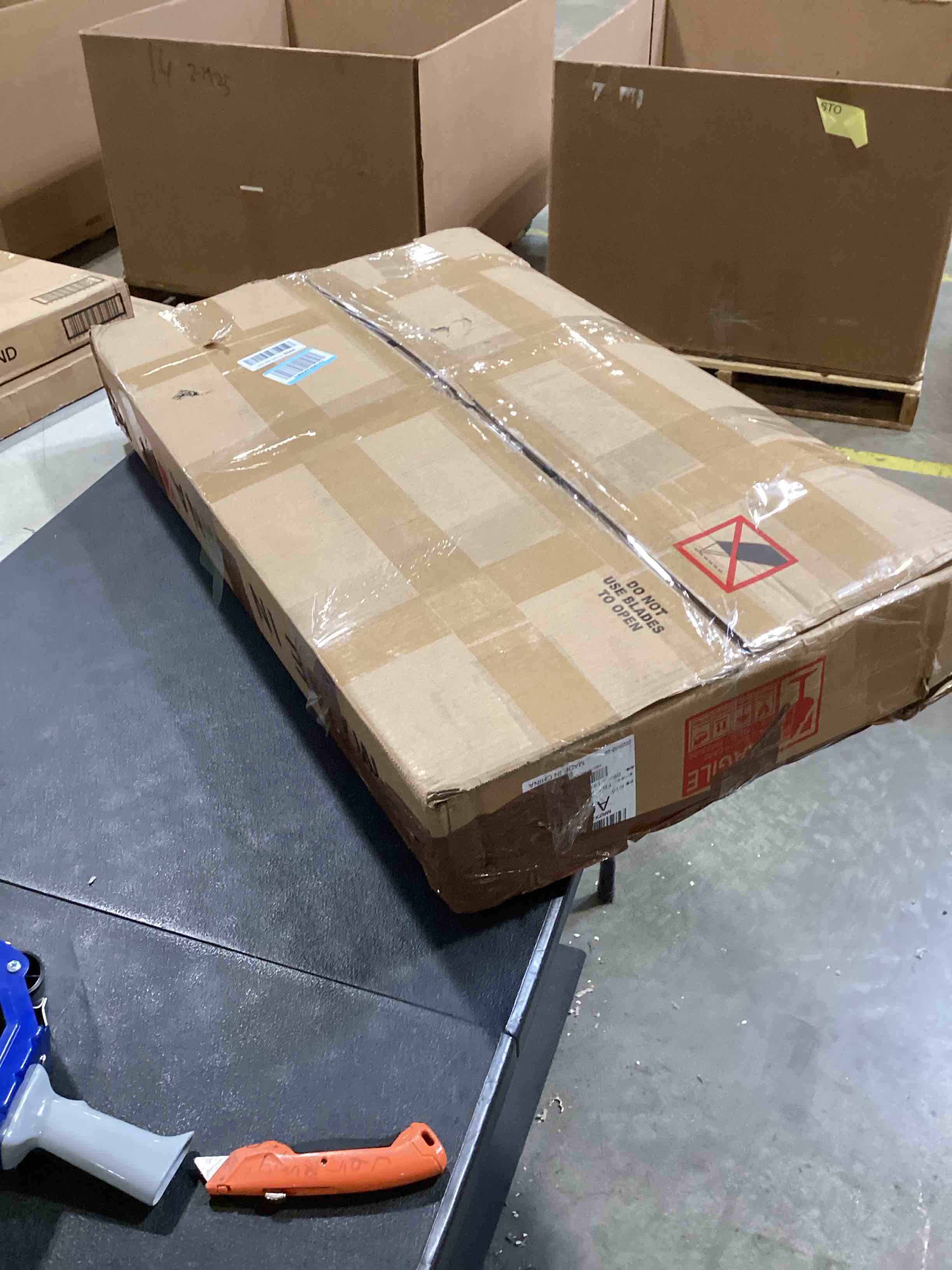 https://s3.amazonaws.com/lotting-images-prod/bidfta/BRN1857128_1747233562105.jpeg