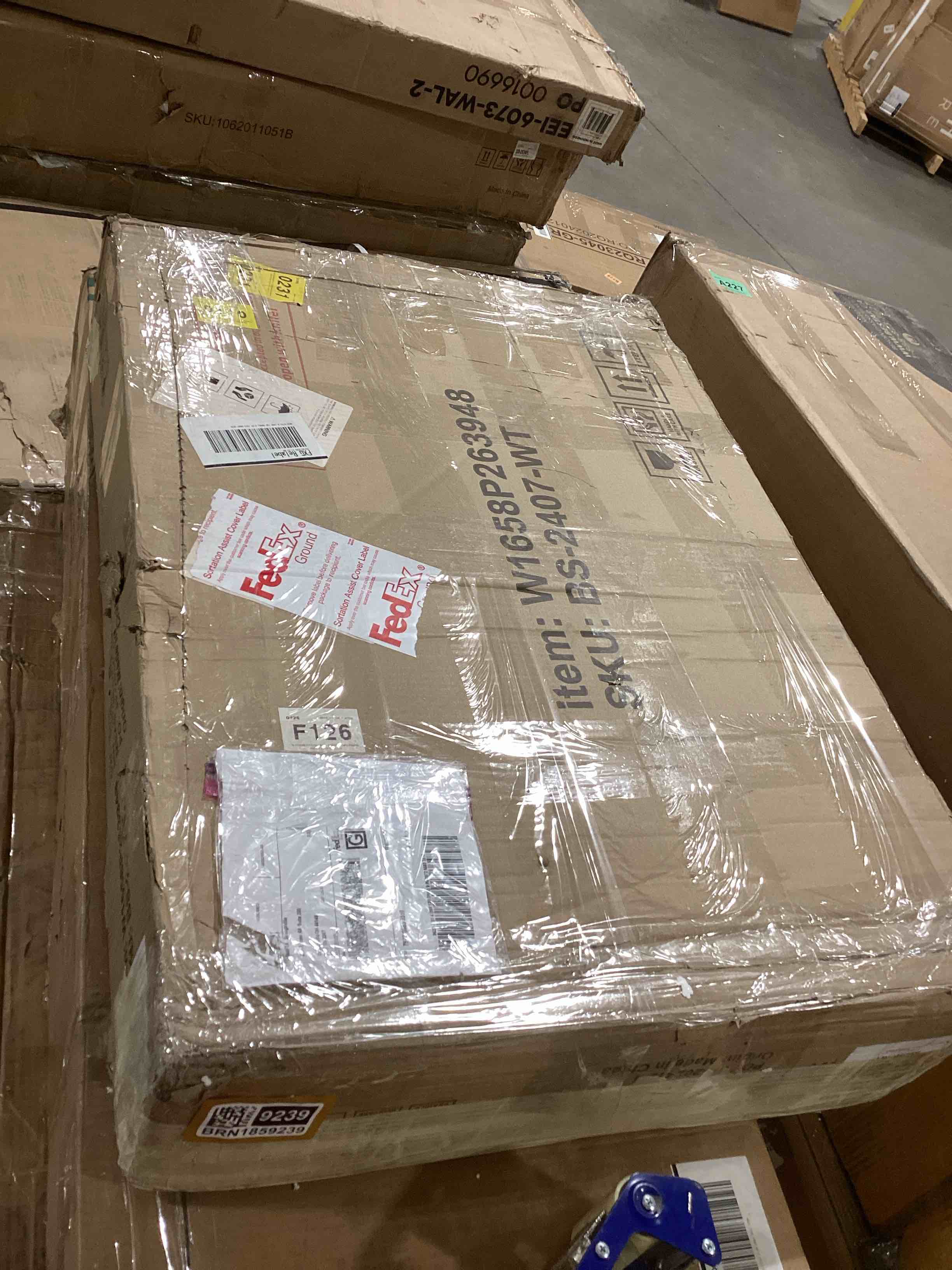 https://s3.amazonaws.com/lotting-images-prod/bidfta/BRN1859239_1744631973663.jpeg