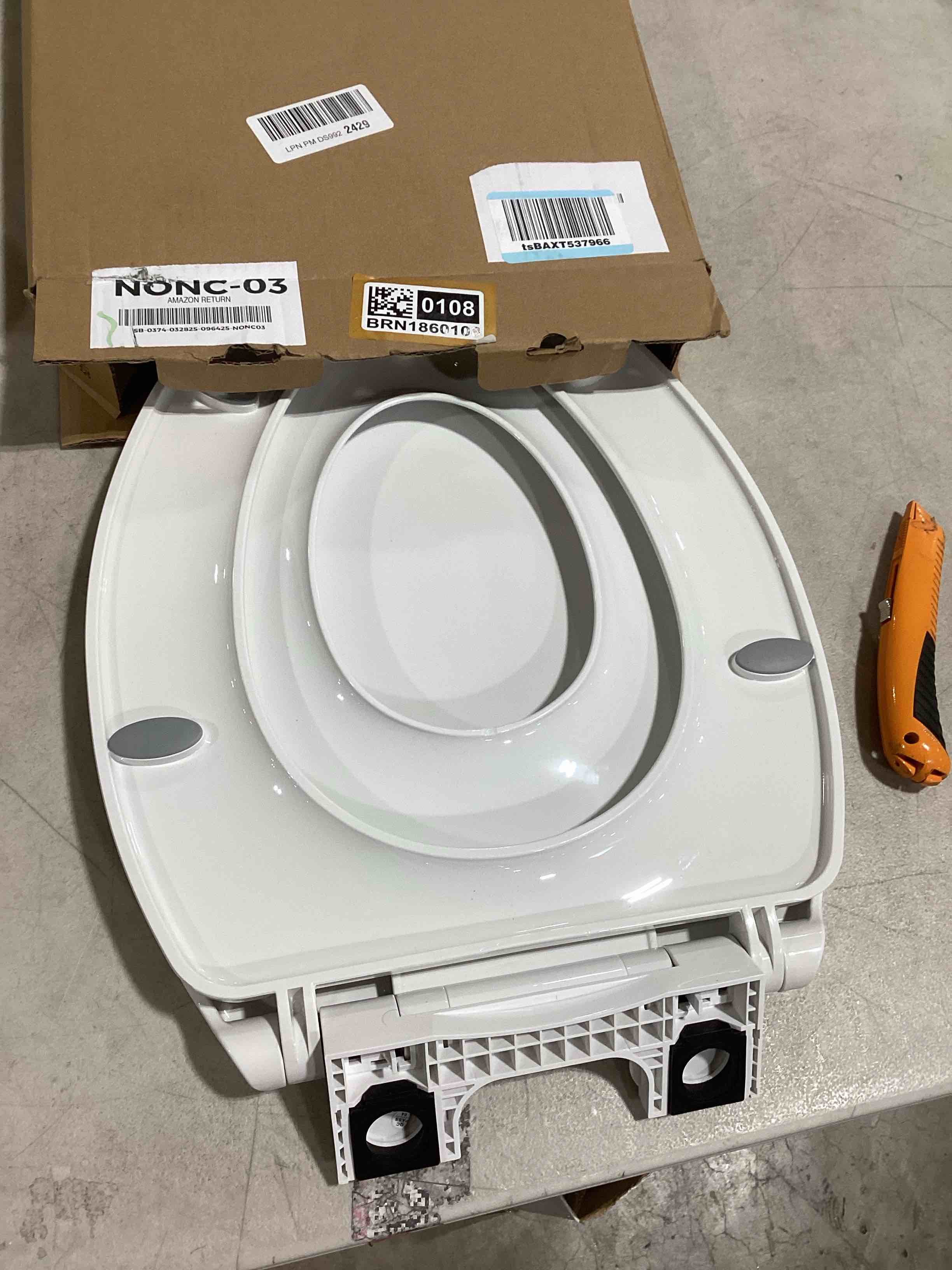 https://s3.amazonaws.com/lotting-images-prod/bidfta/BRN1860108_1745249249915.jpeg