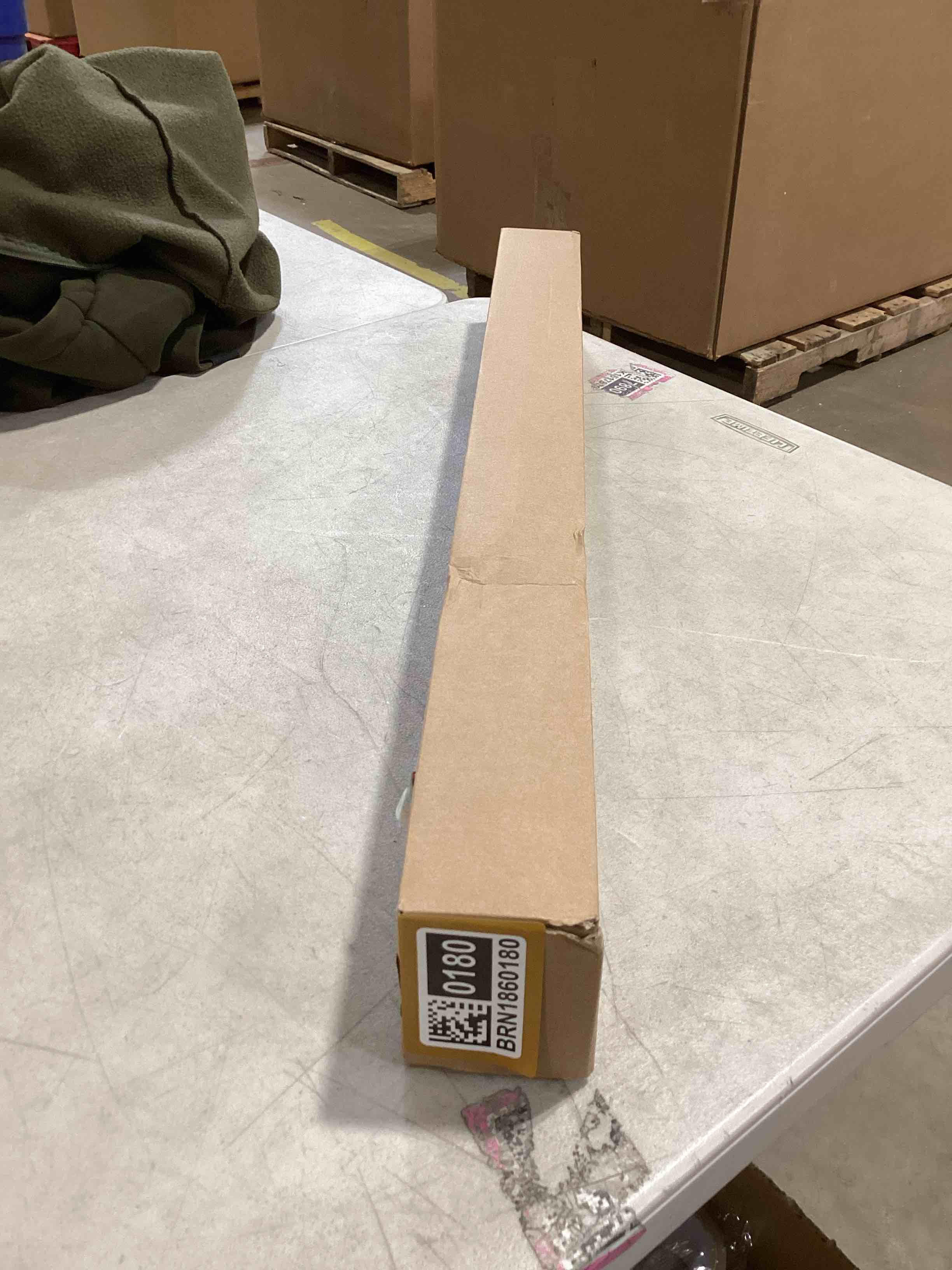 https://s3.amazonaws.com/lotting-images-prod/bidfta/BRN1860180_1745329414936.jpeg