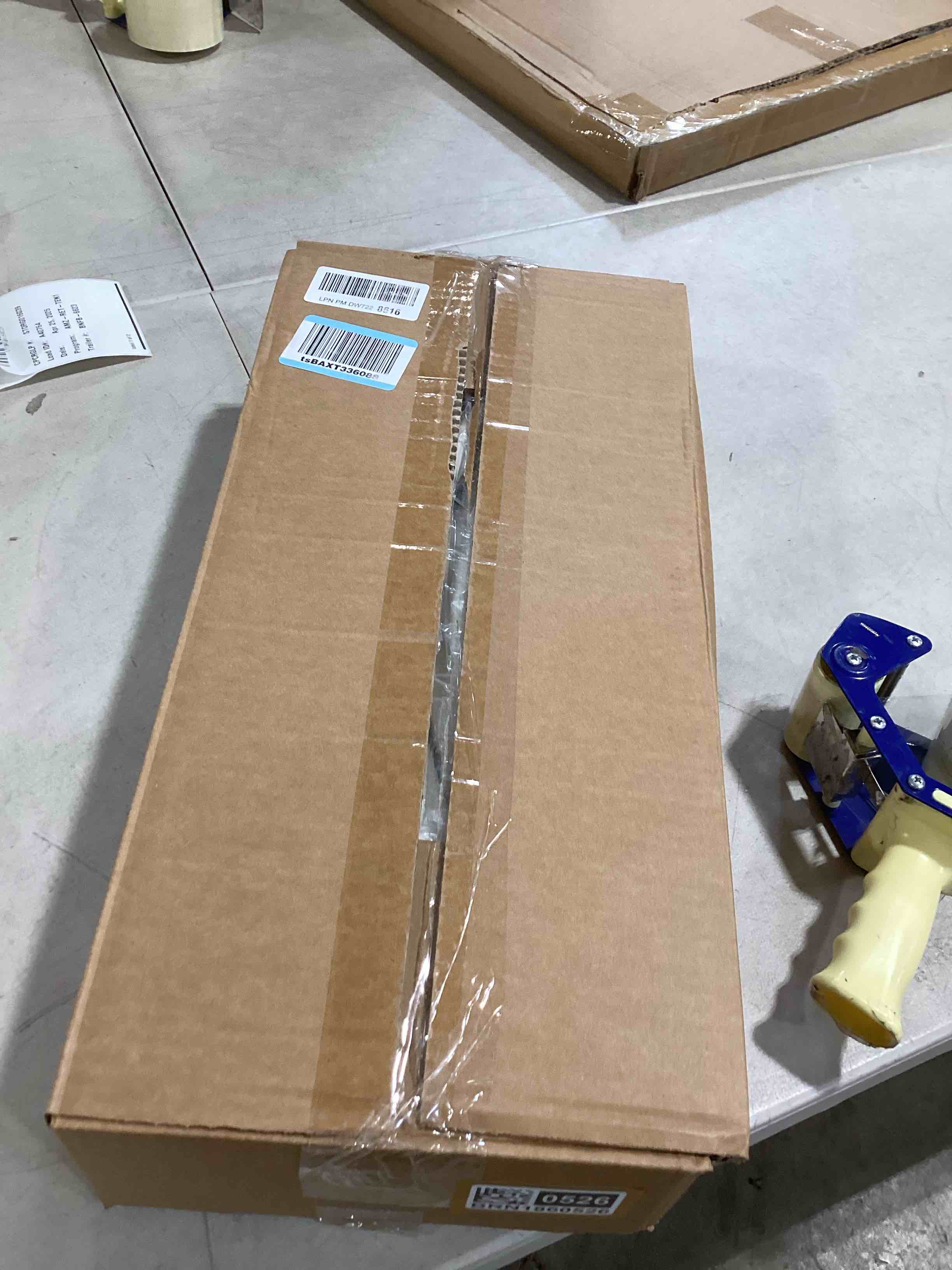 https://s3.amazonaws.com/lotting-images-prod/bidfta/BRN1860526_1745848651445.jpeg