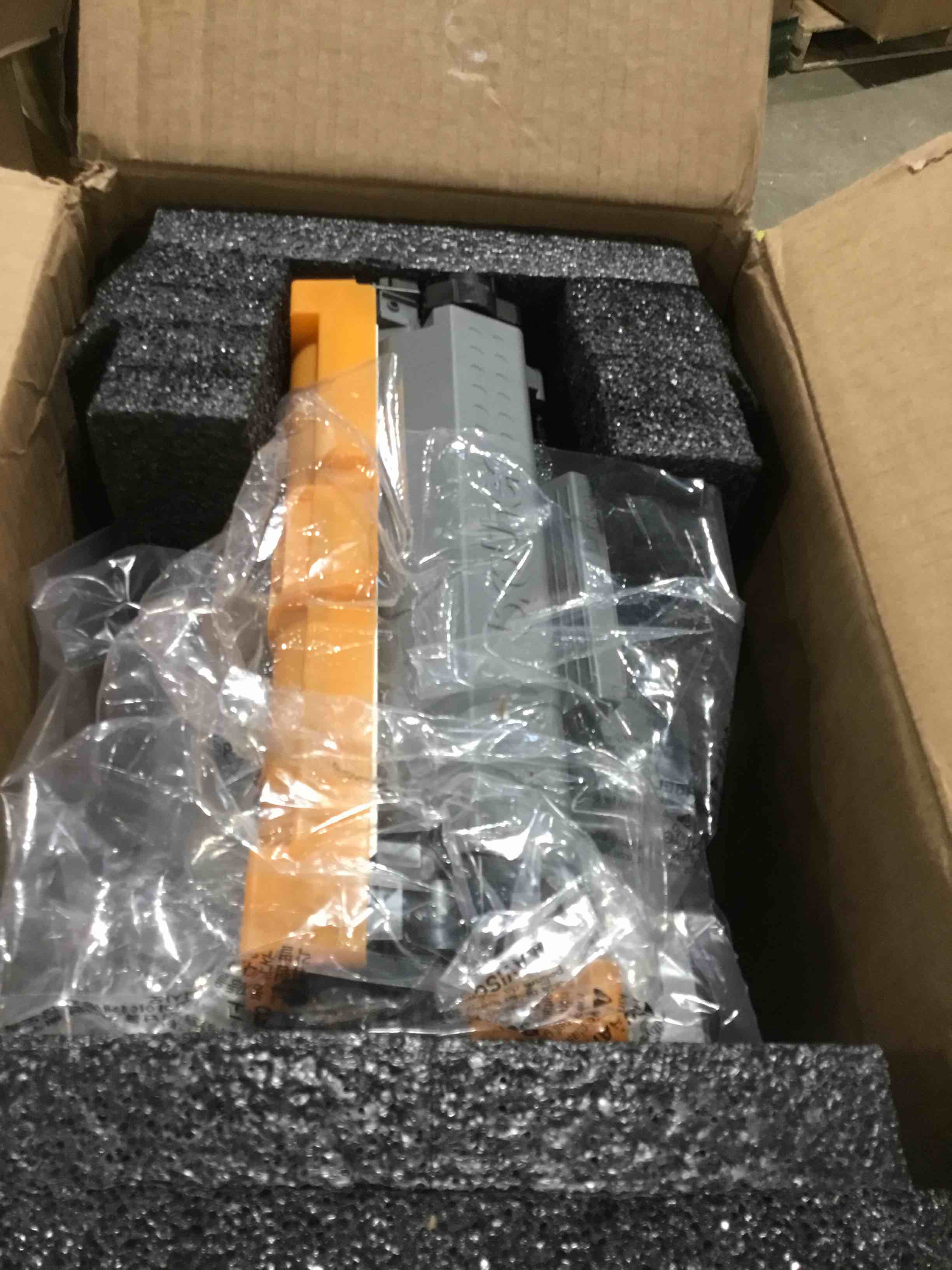 https://s3.amazonaws.com/lotting-images-prod/bidfta/BRN1860848_1746185015131.jpeg