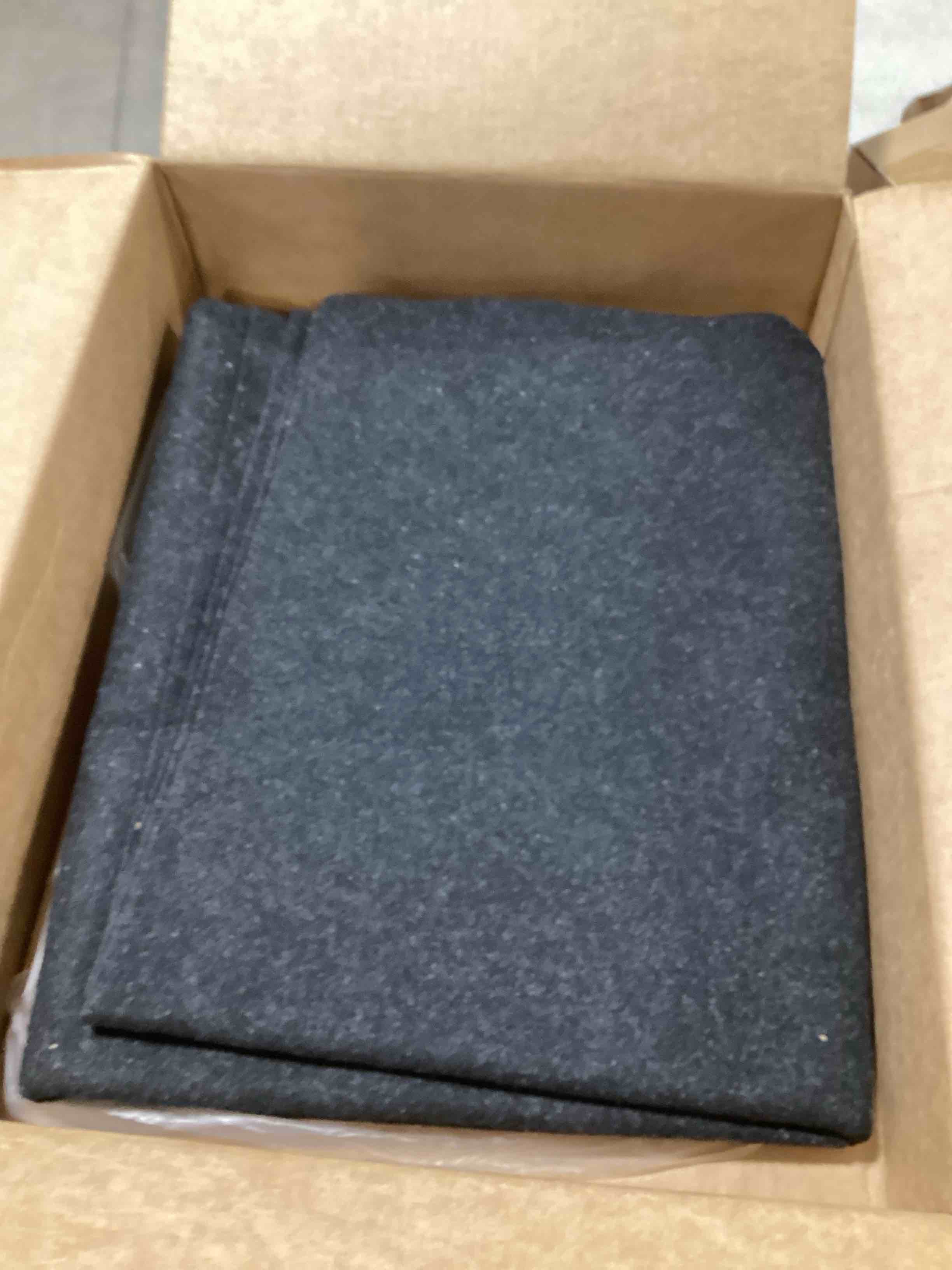 https://s3.amazonaws.com/lotting-images-prod/bidfta/BRN1860953_1746279954810.jpeg
