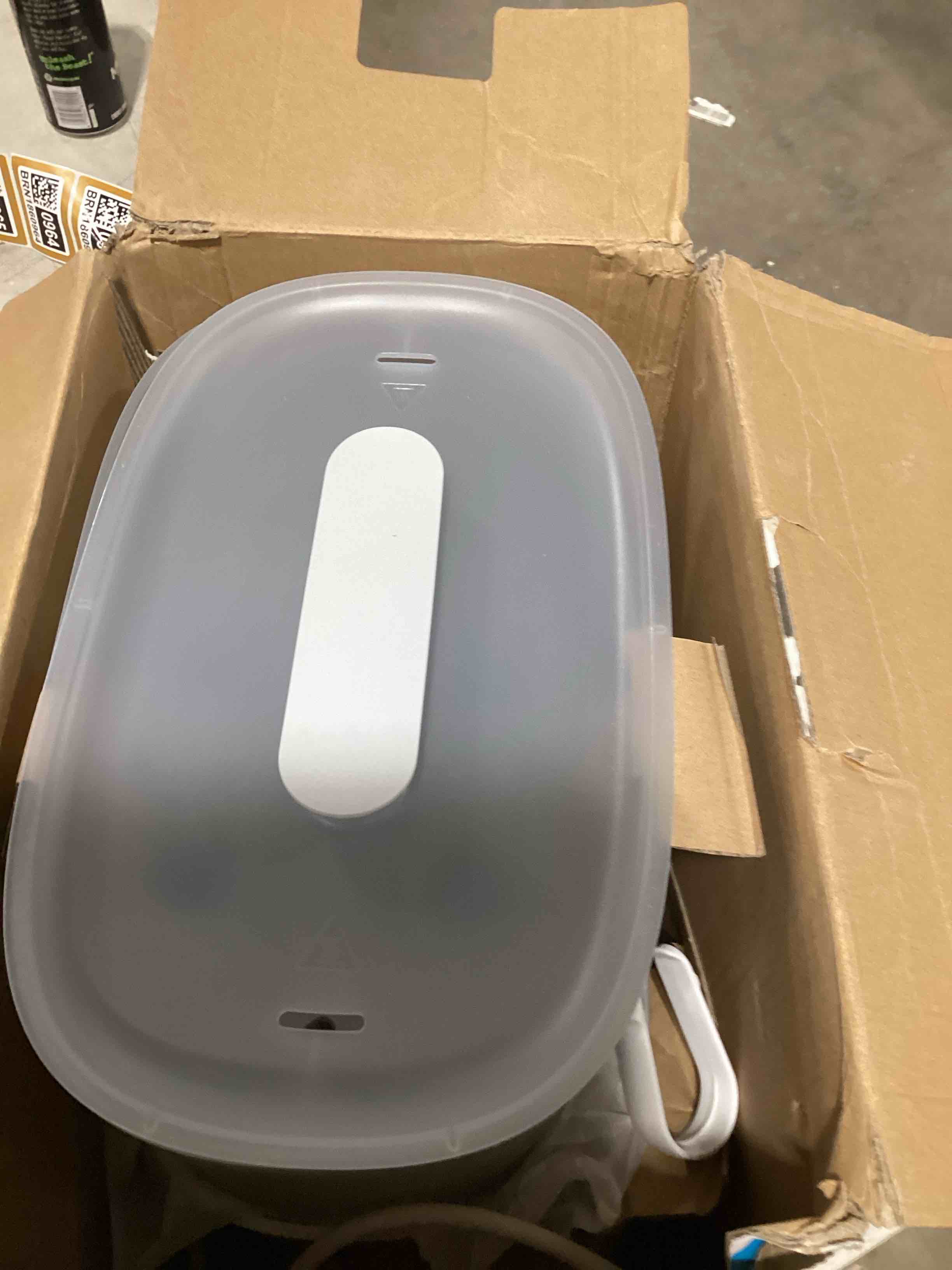 https://s3.amazonaws.com/lotting-images-prod/bidfta/BRN1860961_1746282992922.jpeg