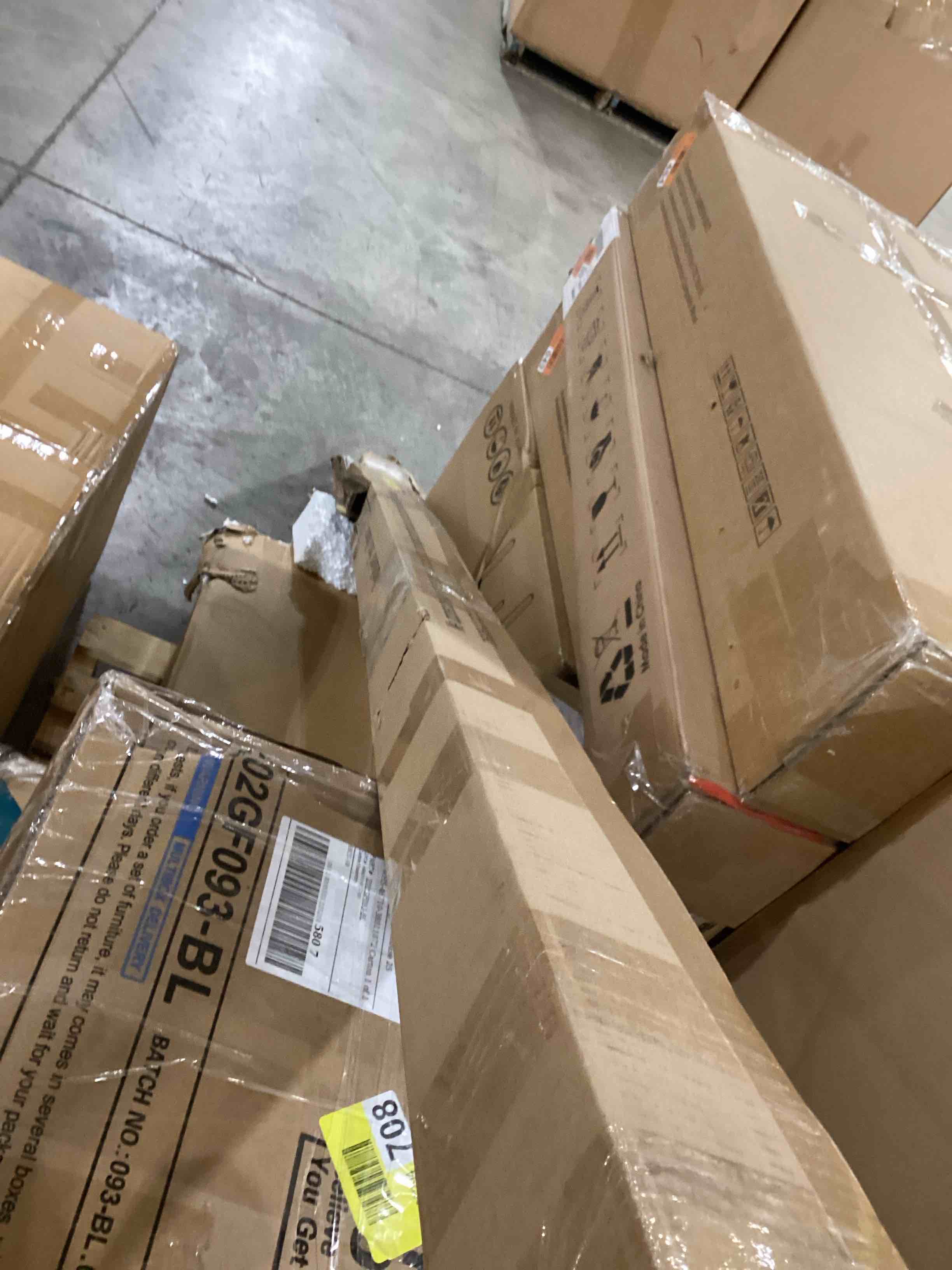 https://s3.amazonaws.com/lotting-images-prod/bidfta/BRN1861037_1750333811722.jpeg