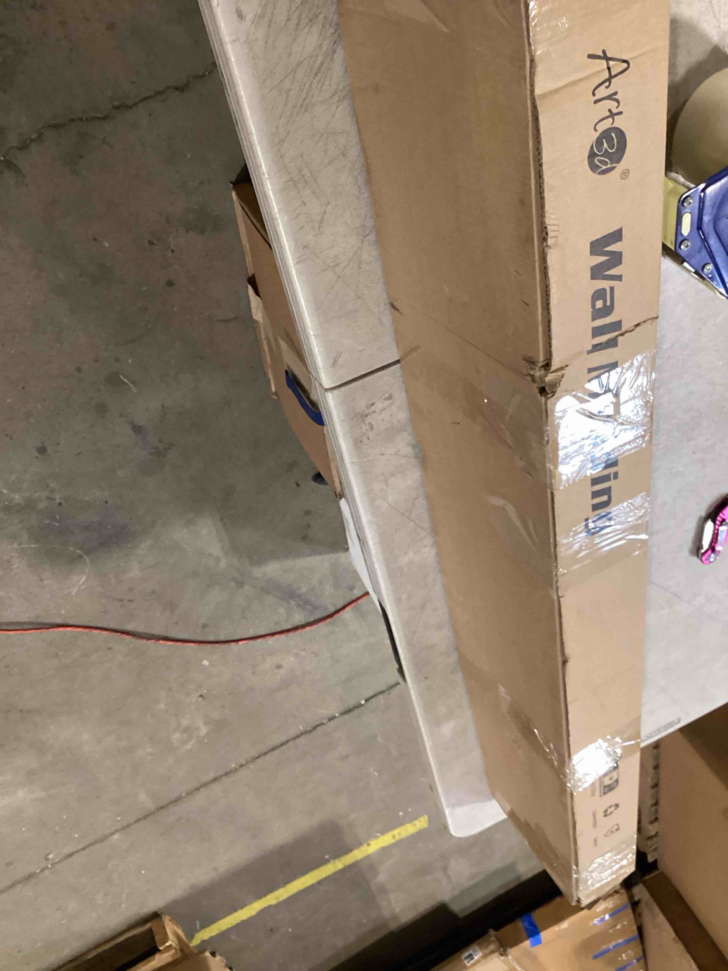 https://s3.amazonaws.com/lotting-images-prod/bidfta/BRN1861217_1750680566396.jpeg