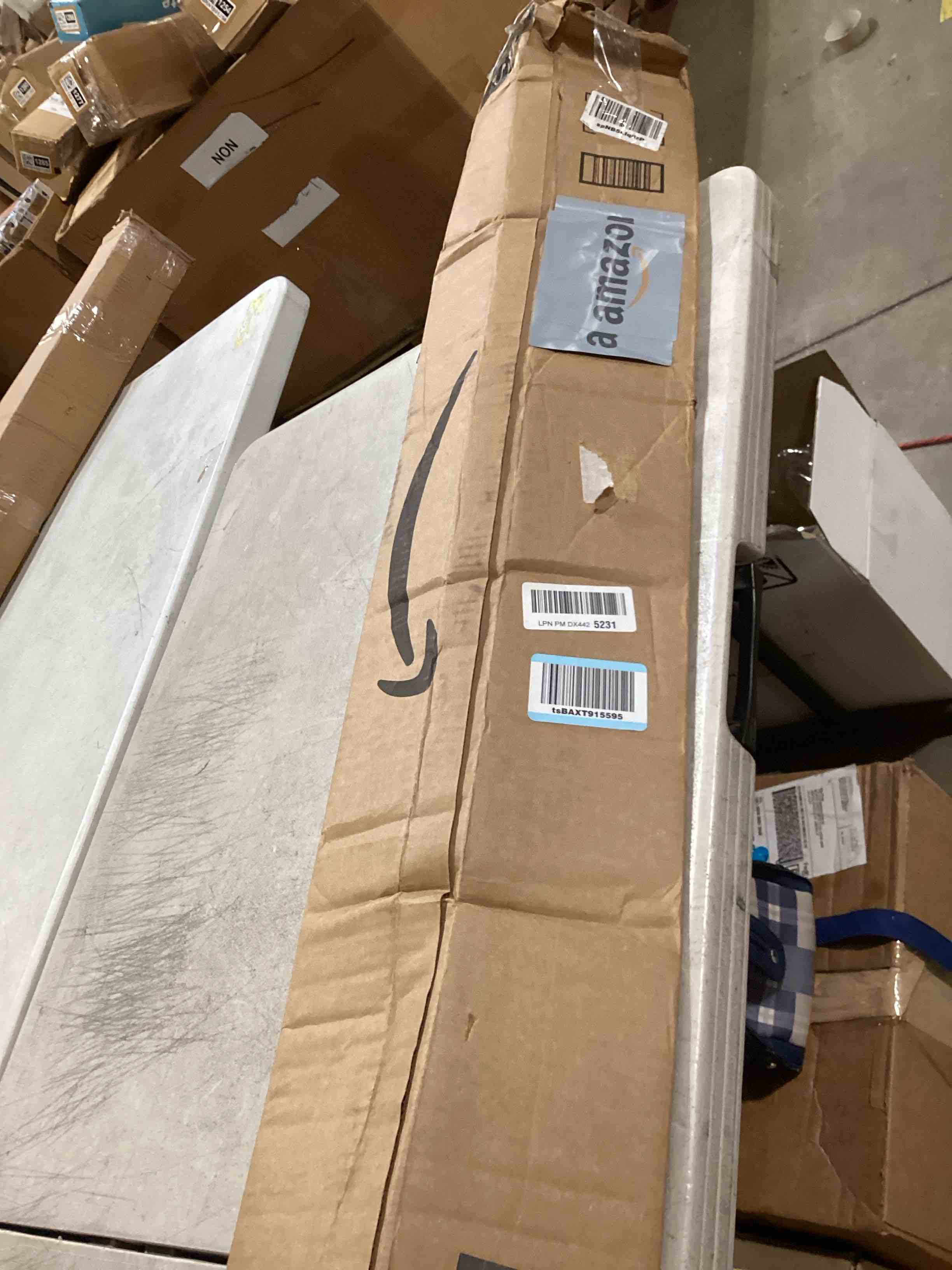 https://s3.amazonaws.com/lotting-images-prod/bidfta/BRN1861228_1750681949847.jpeg