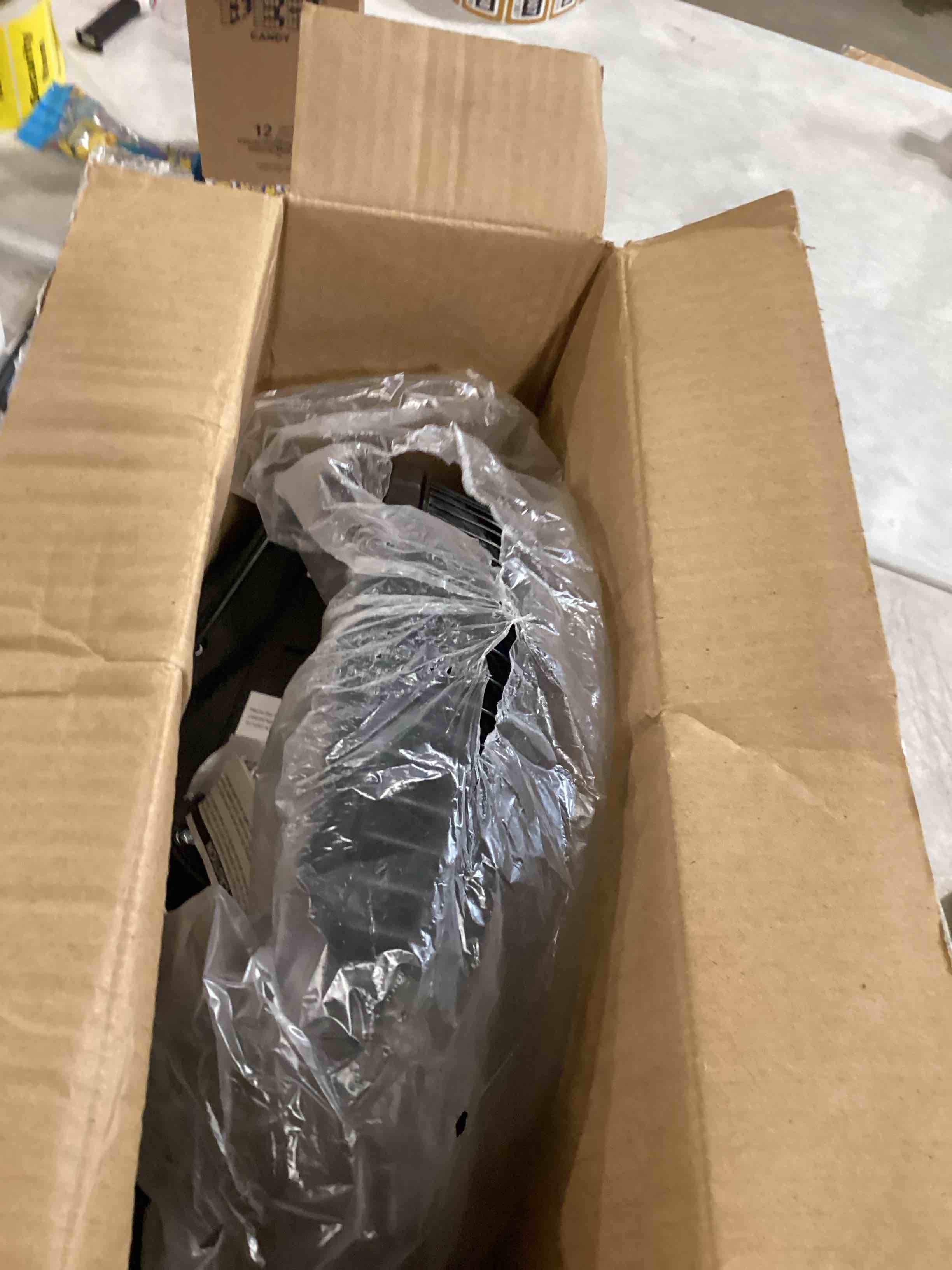 https://s3.amazonaws.com/lotting-images-prod/bidfta/BRN1861249_1750685860165.jpeg