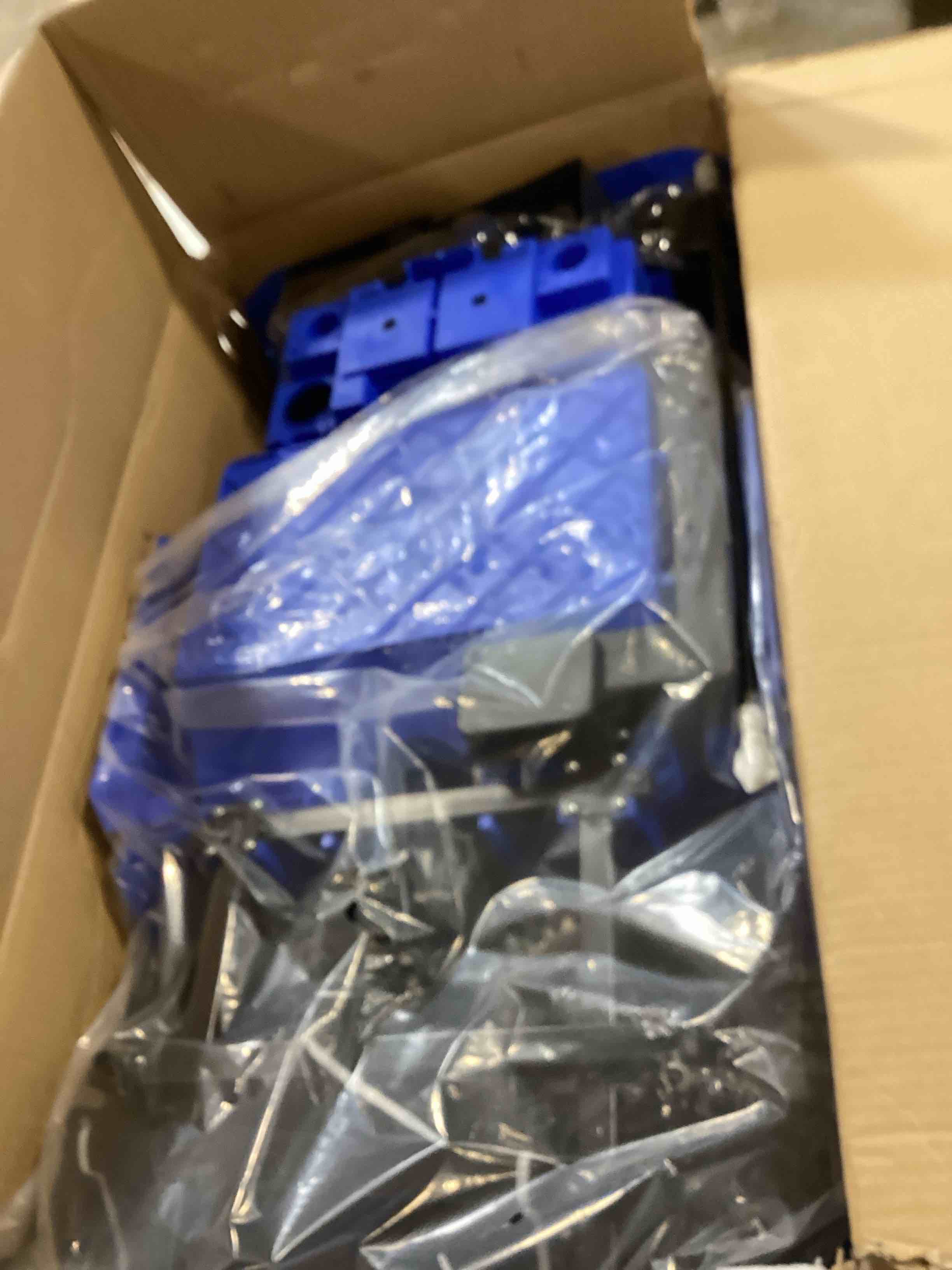 https://s3.amazonaws.com/lotting-images-prod/bidfta/BRN1861523_1751301308527.jpeg