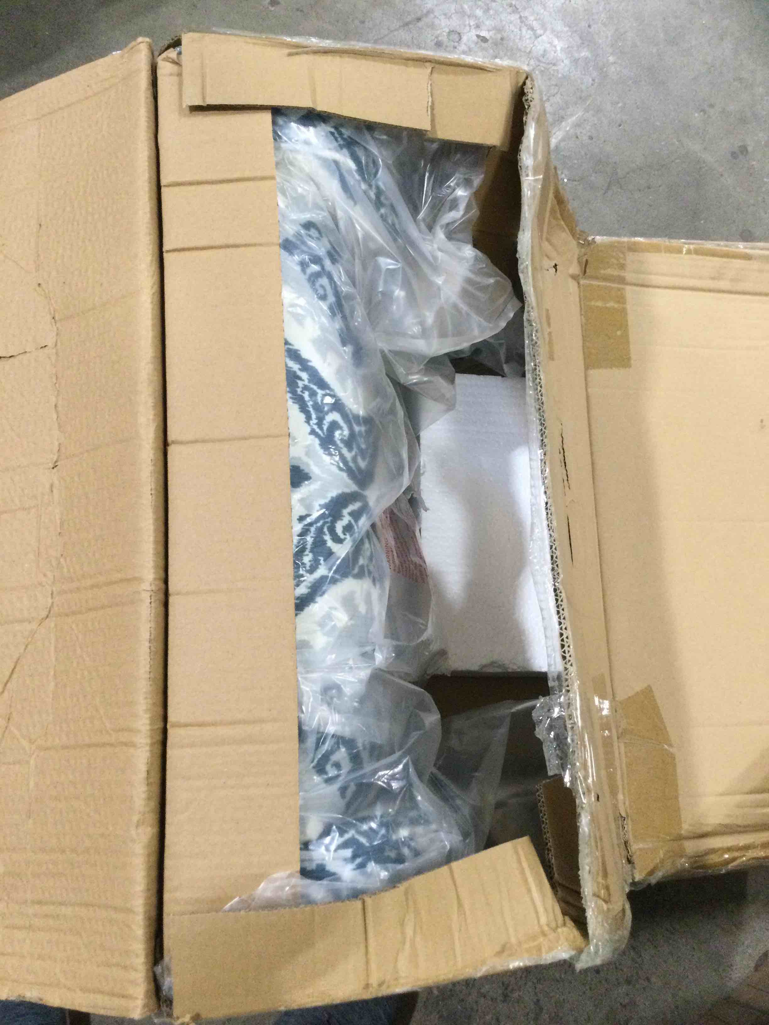 https://s3.amazonaws.com/lotting-images-prod/bidfta/BRN1861915_1751978152085.jpeg