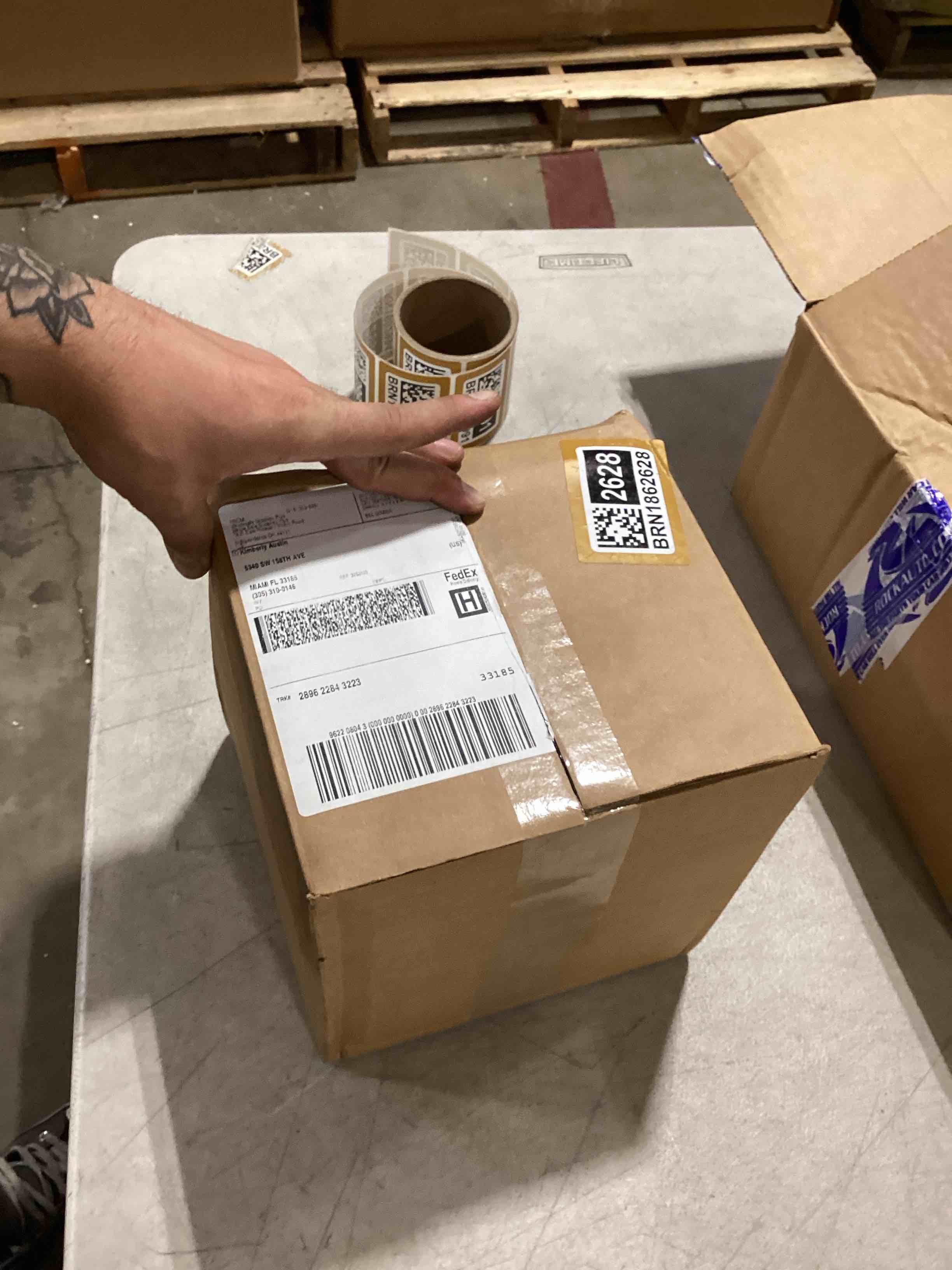 https://s3.amazonaws.com/lotting-images-prod/bidfta/BRN1862628_1752674112855.jpeg