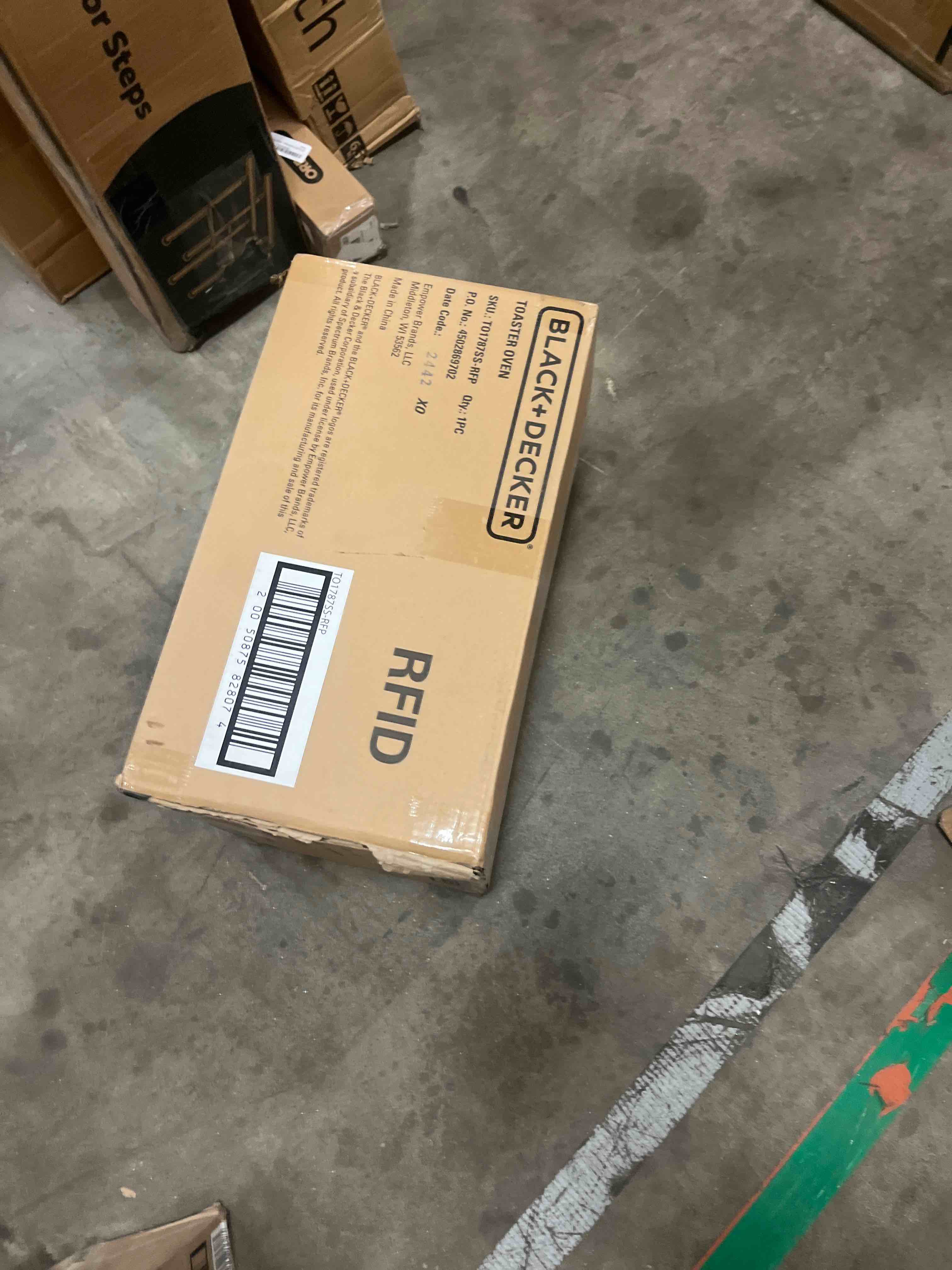 BLACK+DECKER Crisp ‘N Bake Air Fry 4-Slice Toaster Oven Silver & Black Fits 9 Inch Pizza .35 Cubic Feet