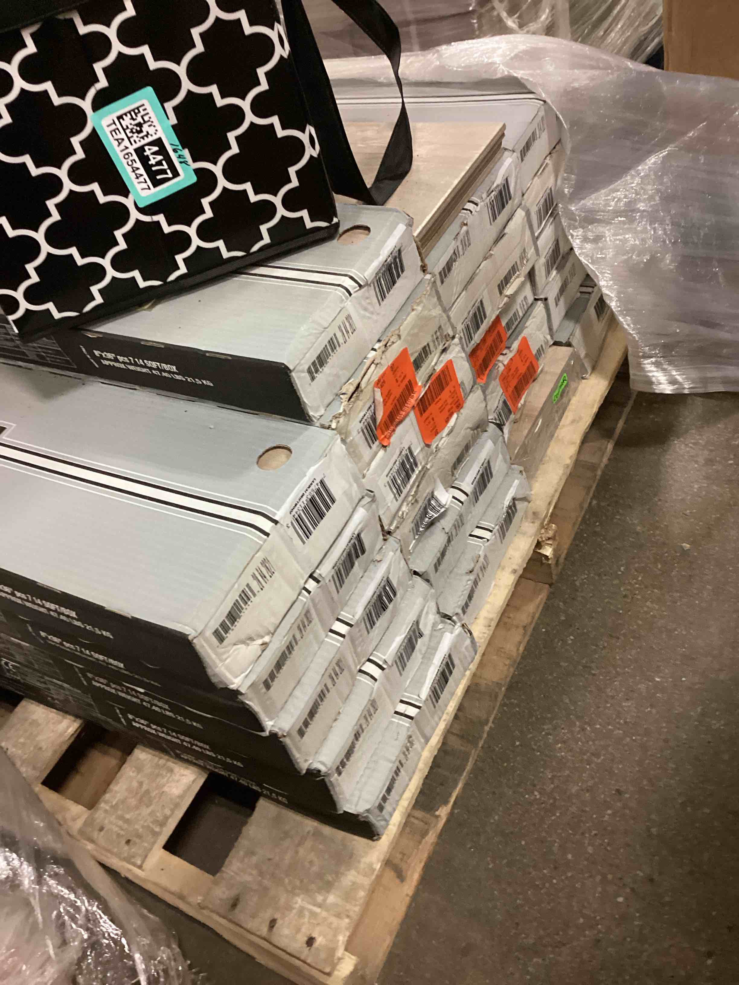 https://s3.amazonaws.com/lotting-images-prod/bidfta/BRN1868625_1753291247985.jpeg