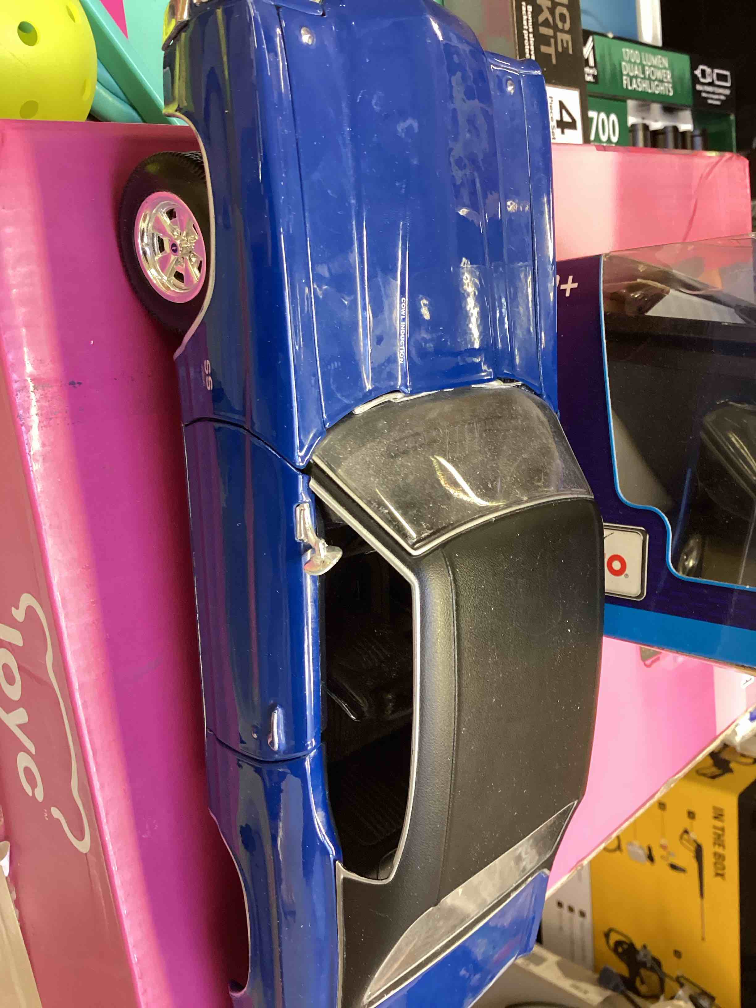 Maisto 1:18 SE 2022 Aston Martin Valkyrie blue