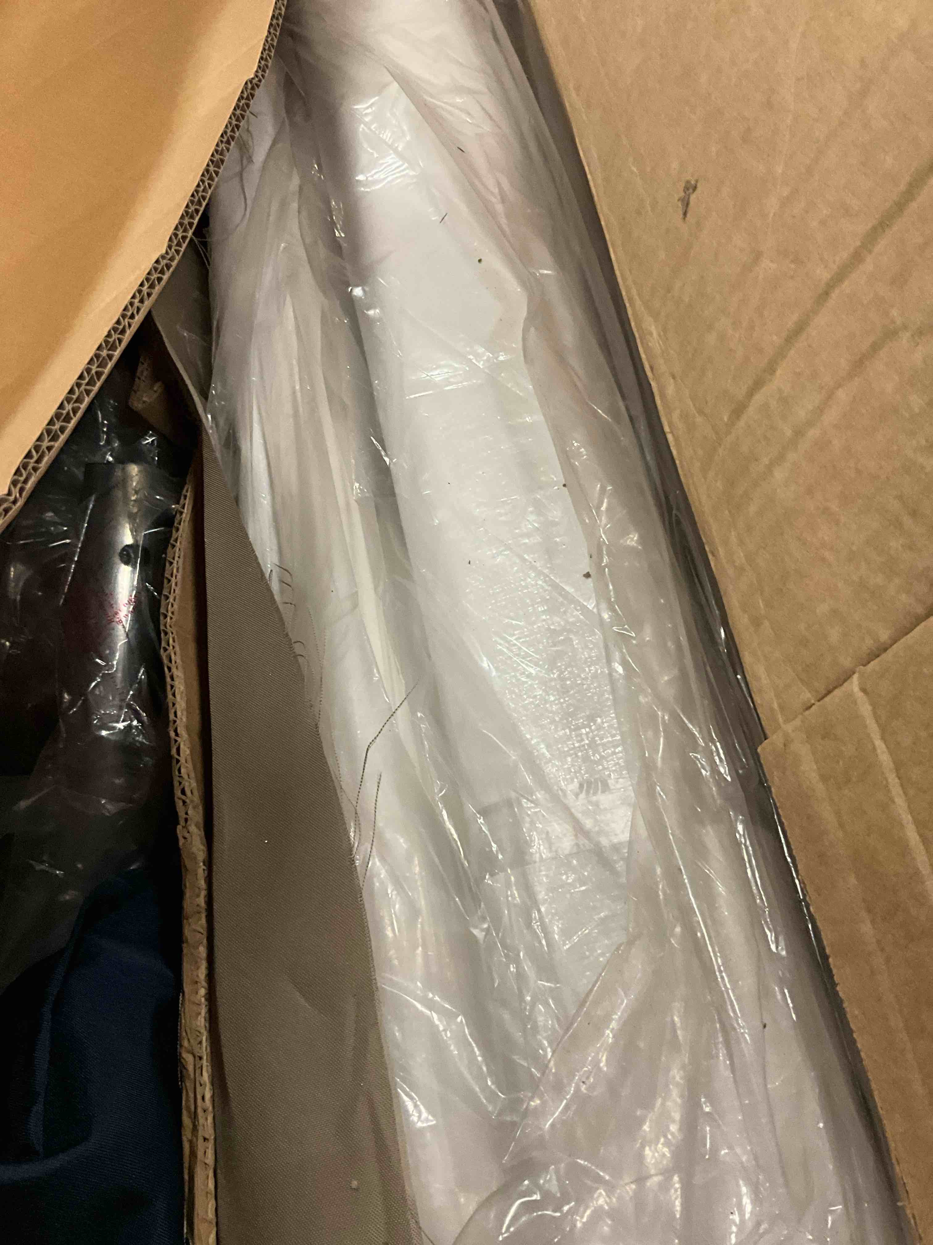 https://s3.amazonaws.com/lotting-images-prod/bidfta/BRN1885093_1745336715627.jpeg