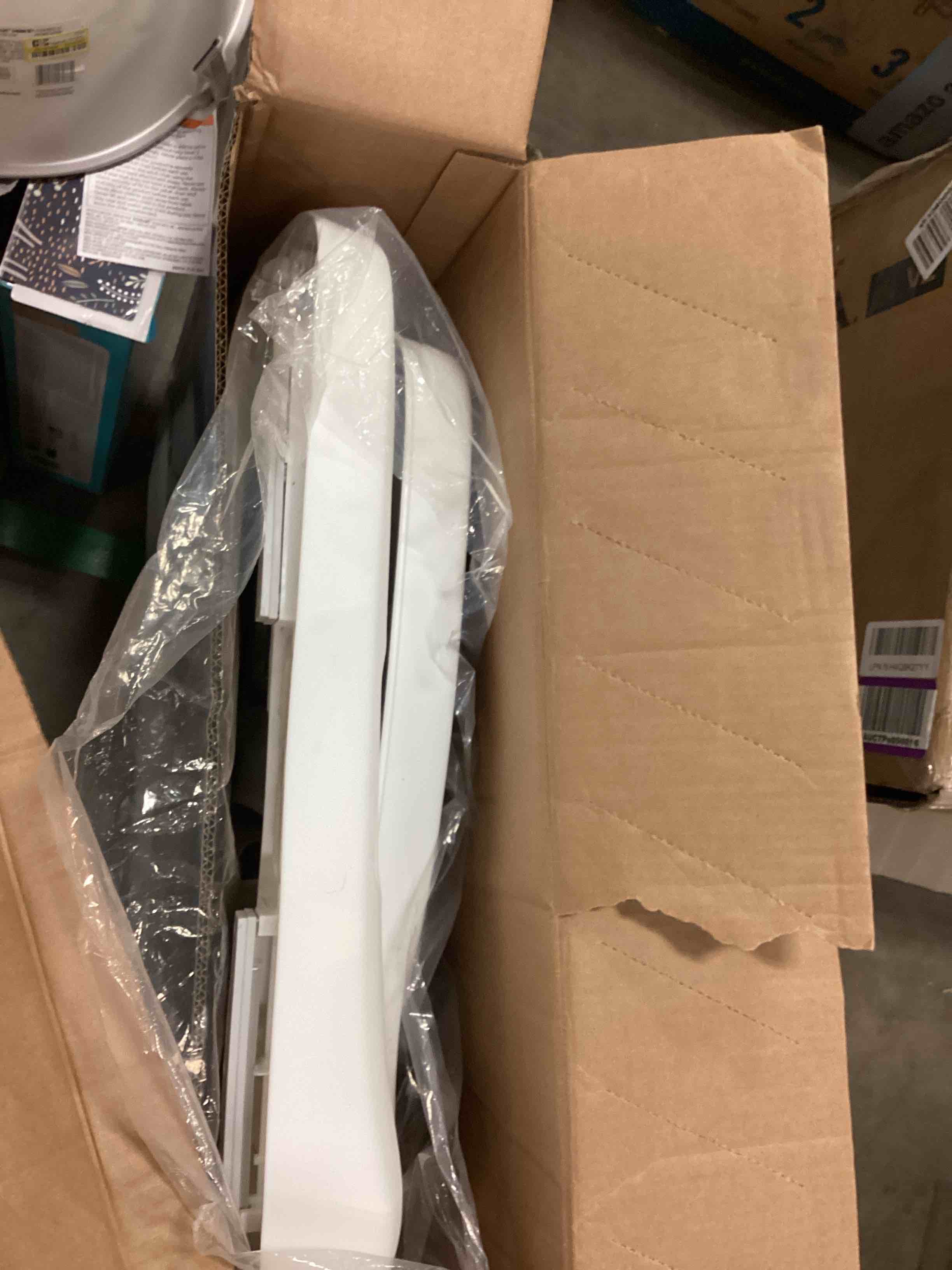 https://s3.amazonaws.com/lotting-images-prod/bidfta/BRN1896437_1746545169689.jpeg